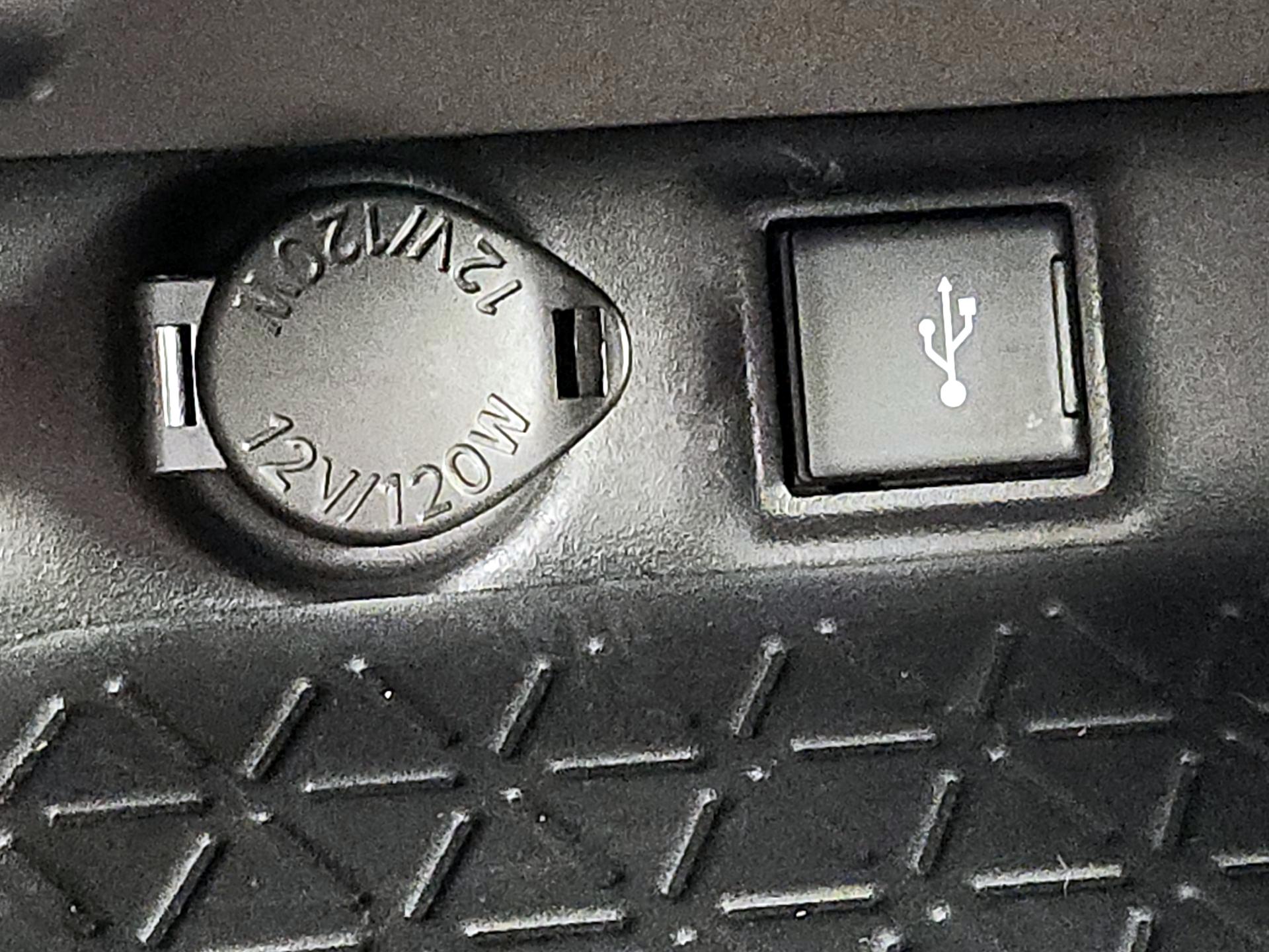 Thumbnail: 2021 Toyota RAV4 - 16