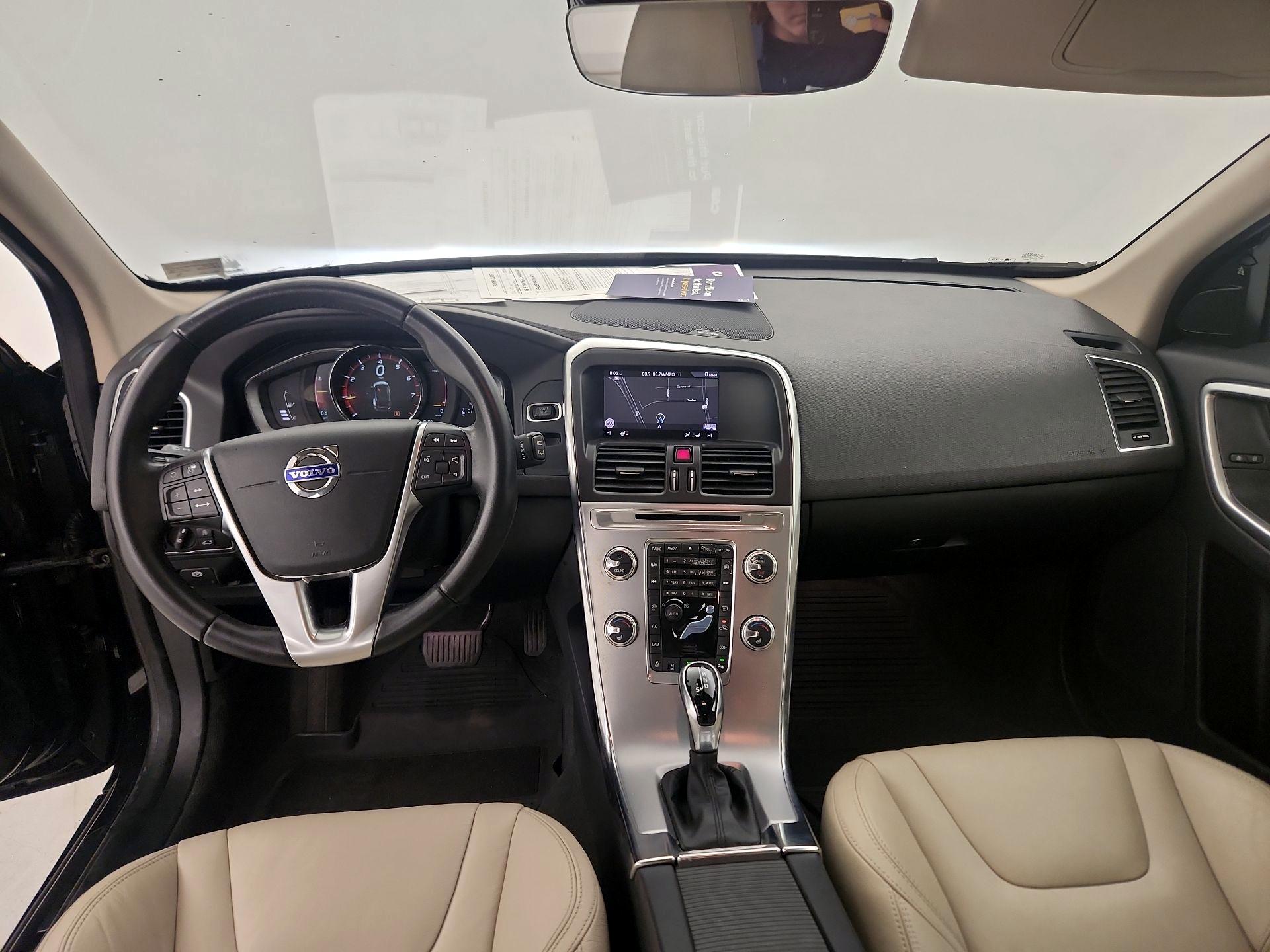 Thumbnail: 2017 Volvo XC60 - 9