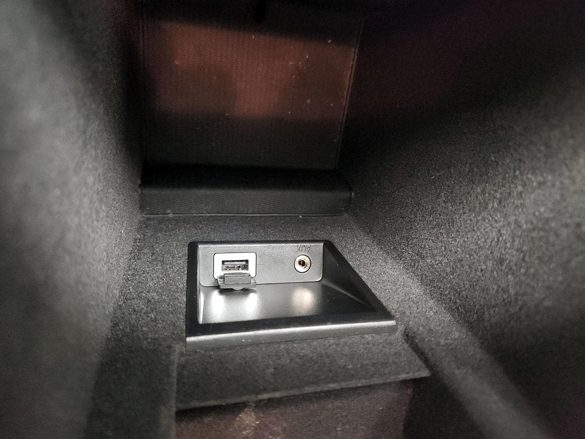 Thumbnail: 2017 Volvo XC60 - 19