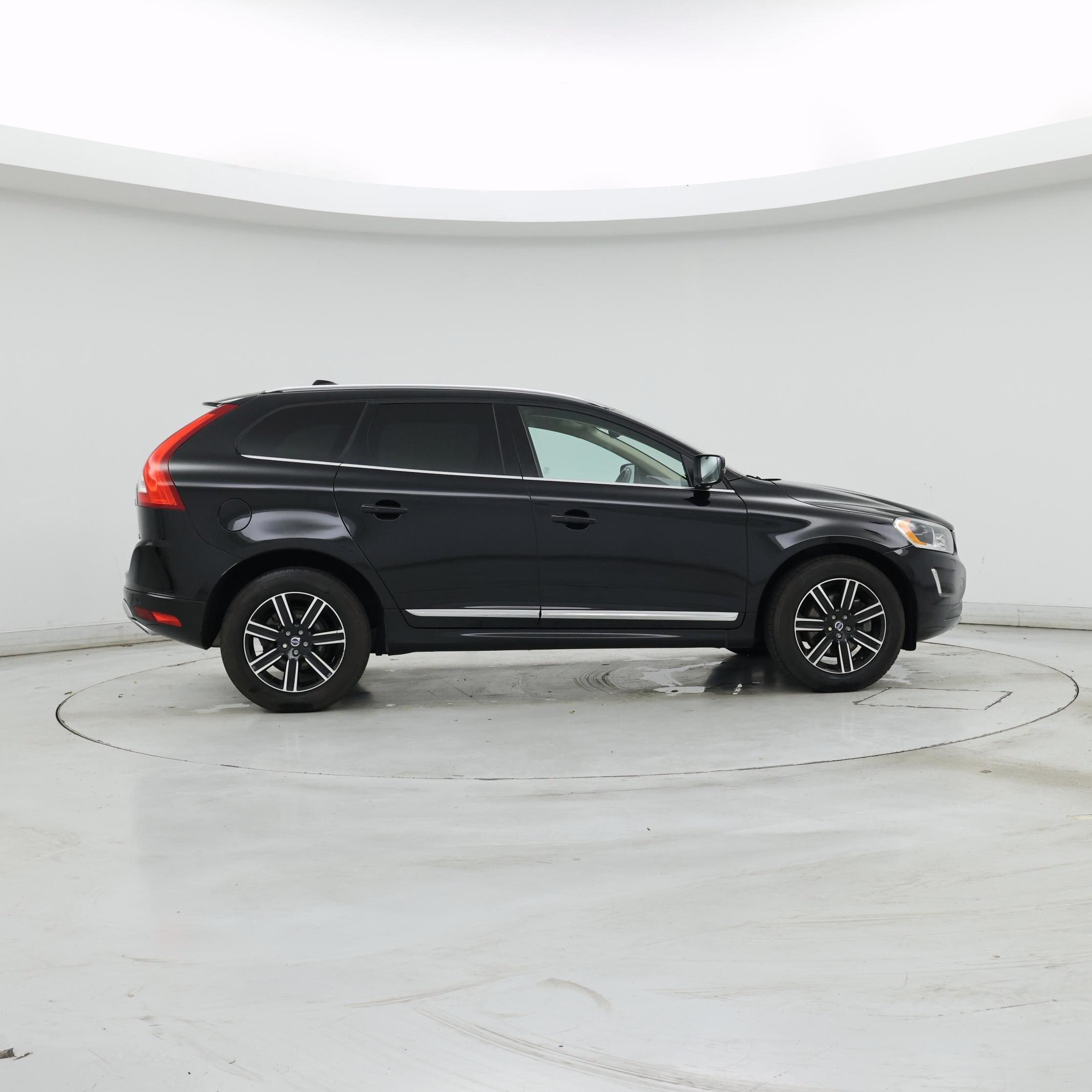 Thumbnail: 2017 Volvo XC60 - 7