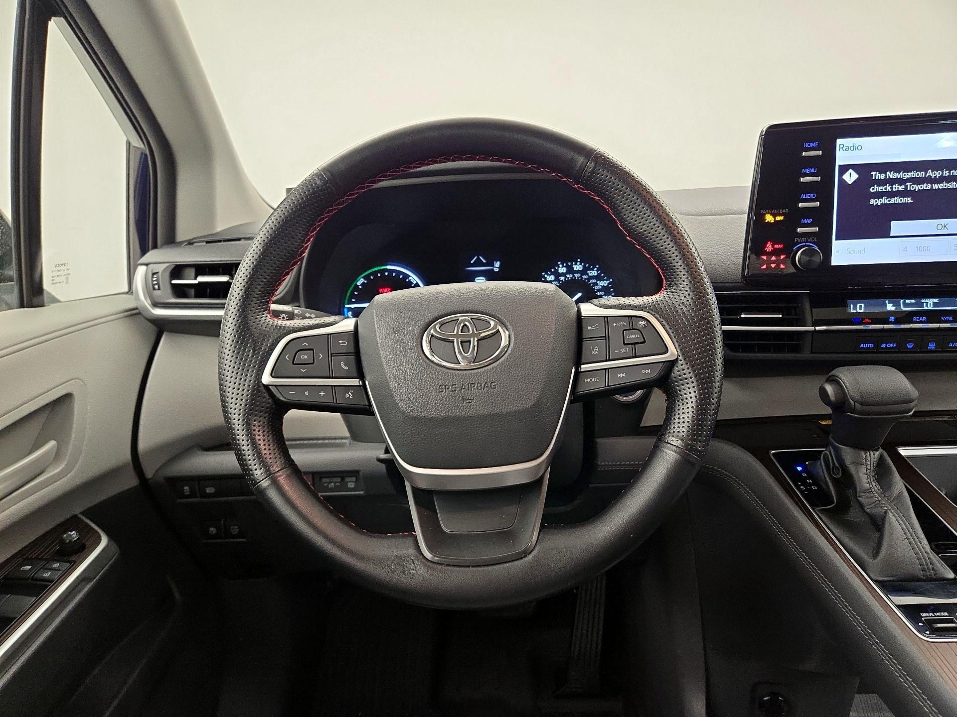 Thumbnail: 2021 Toyota Sienna - 10