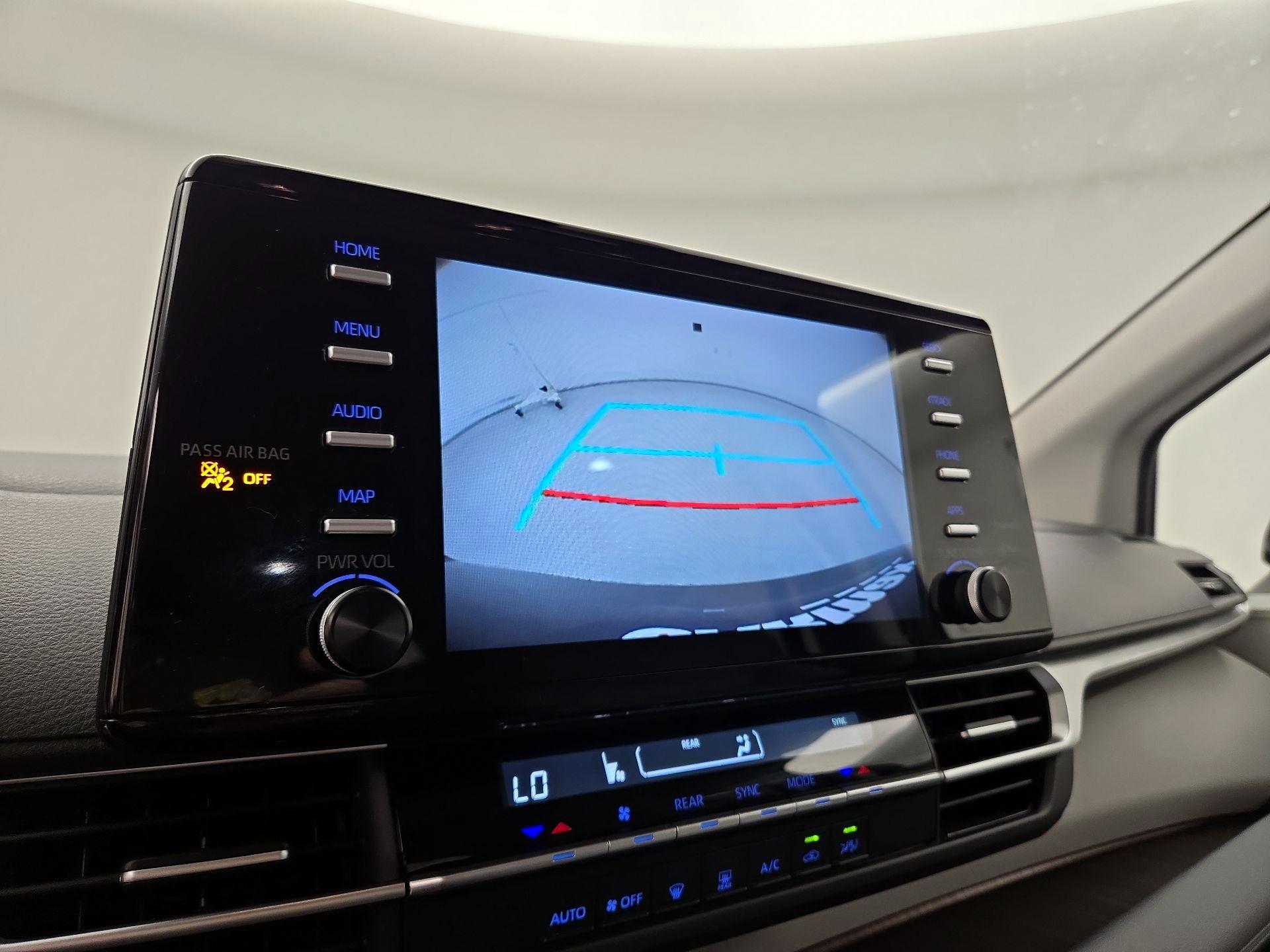 Thumbnail: 2021 Toyota Sienna - 14
