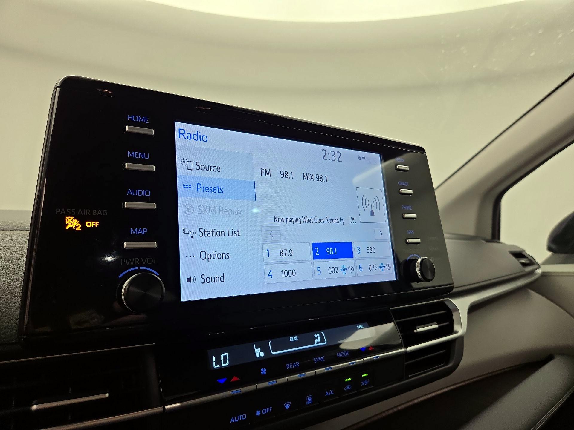 Thumbnail: 2021 Toyota Sienna - 15