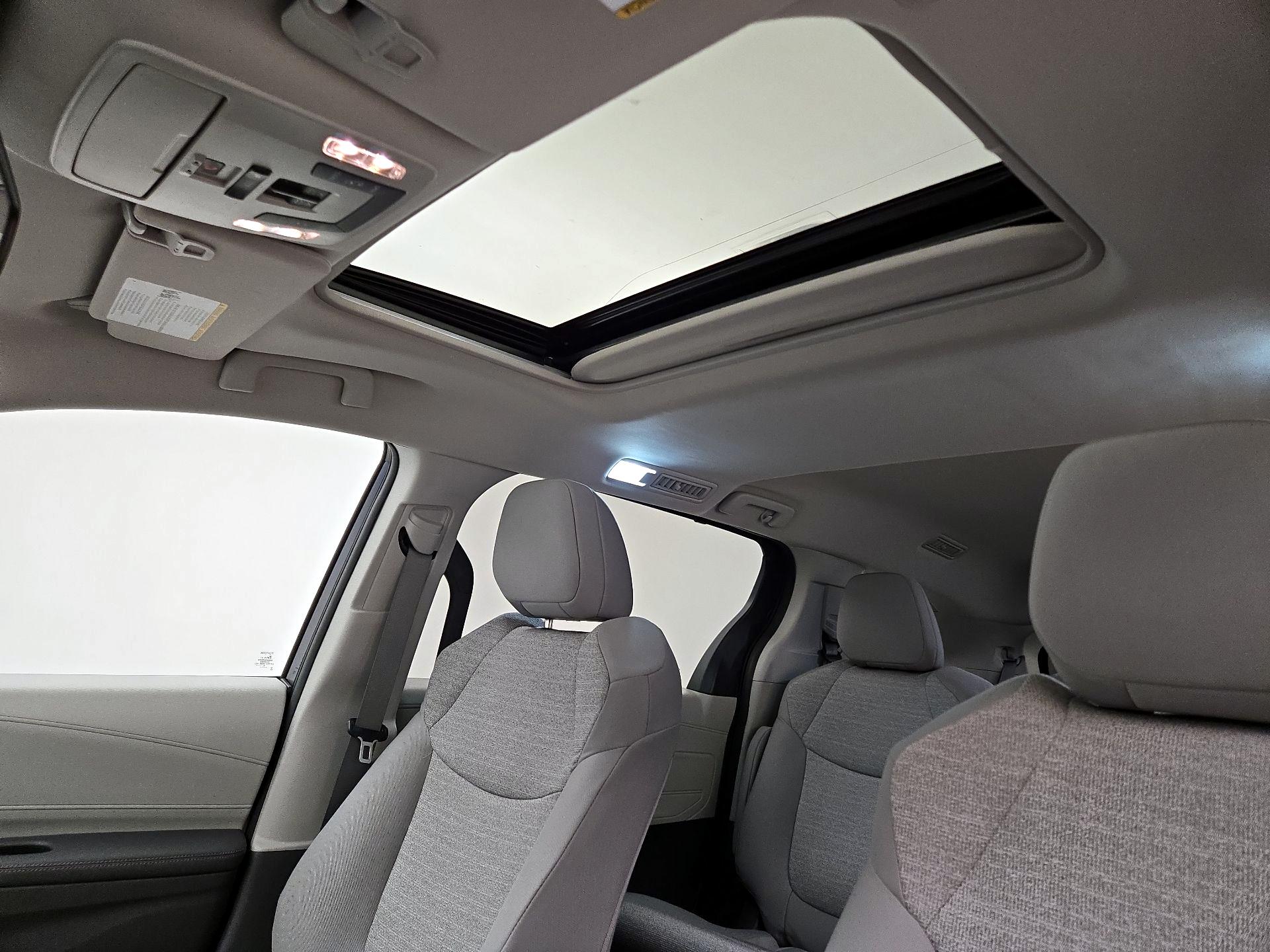 Thumbnail: 2021 Toyota Sienna - 19