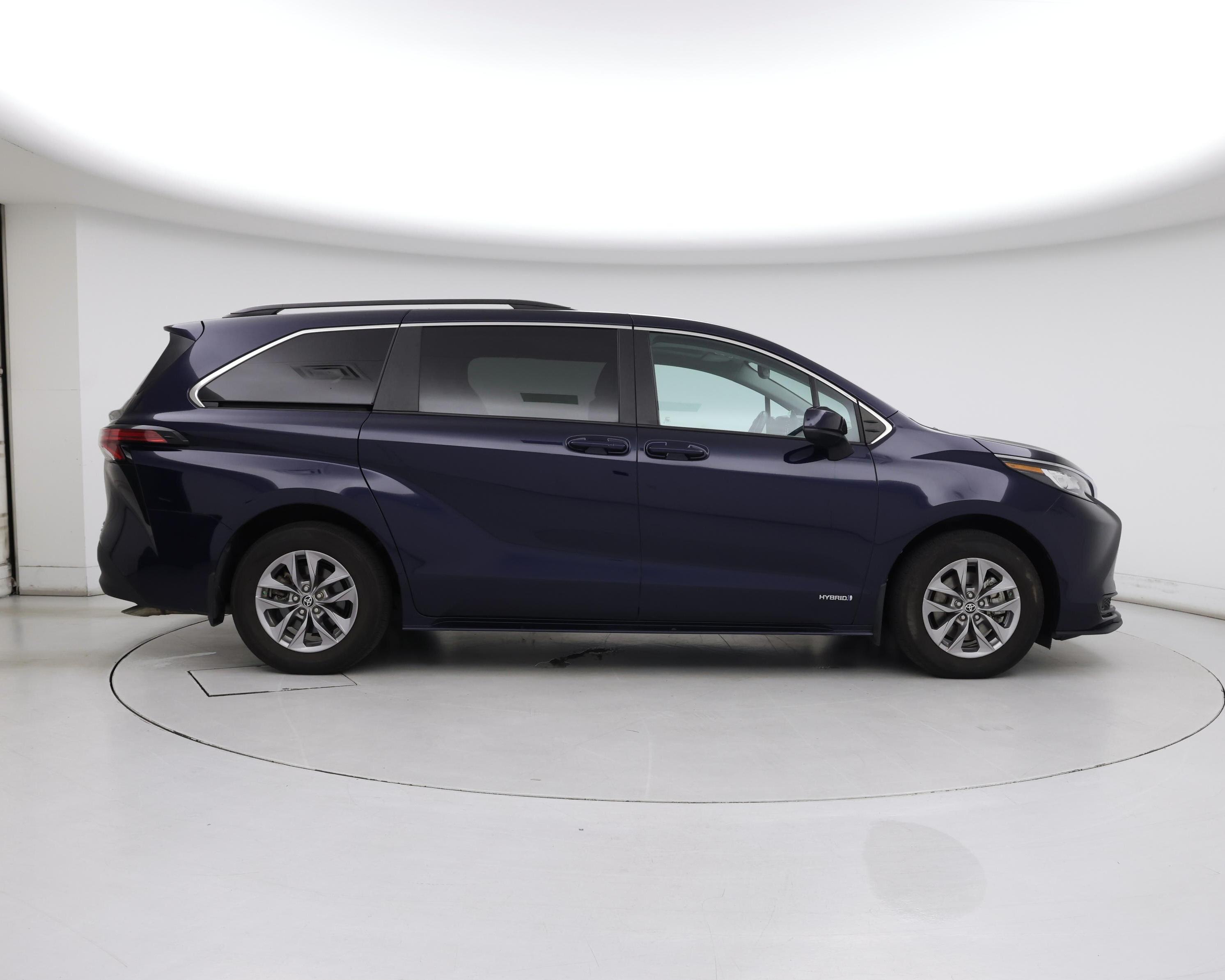 Thumbnail: 2021 Toyota Sienna - 7