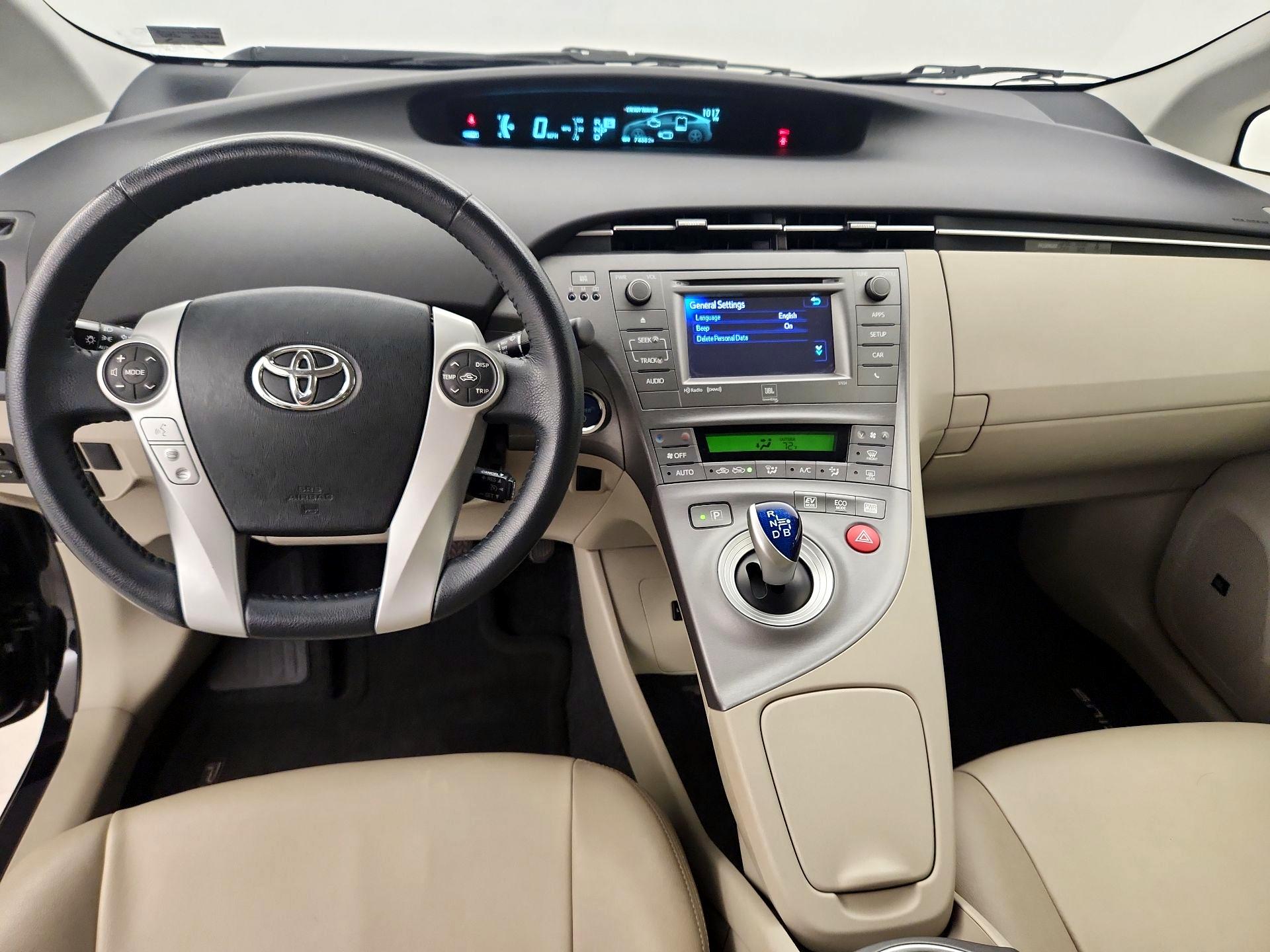 Thumbnail: 2015 Toyota Prius - 9