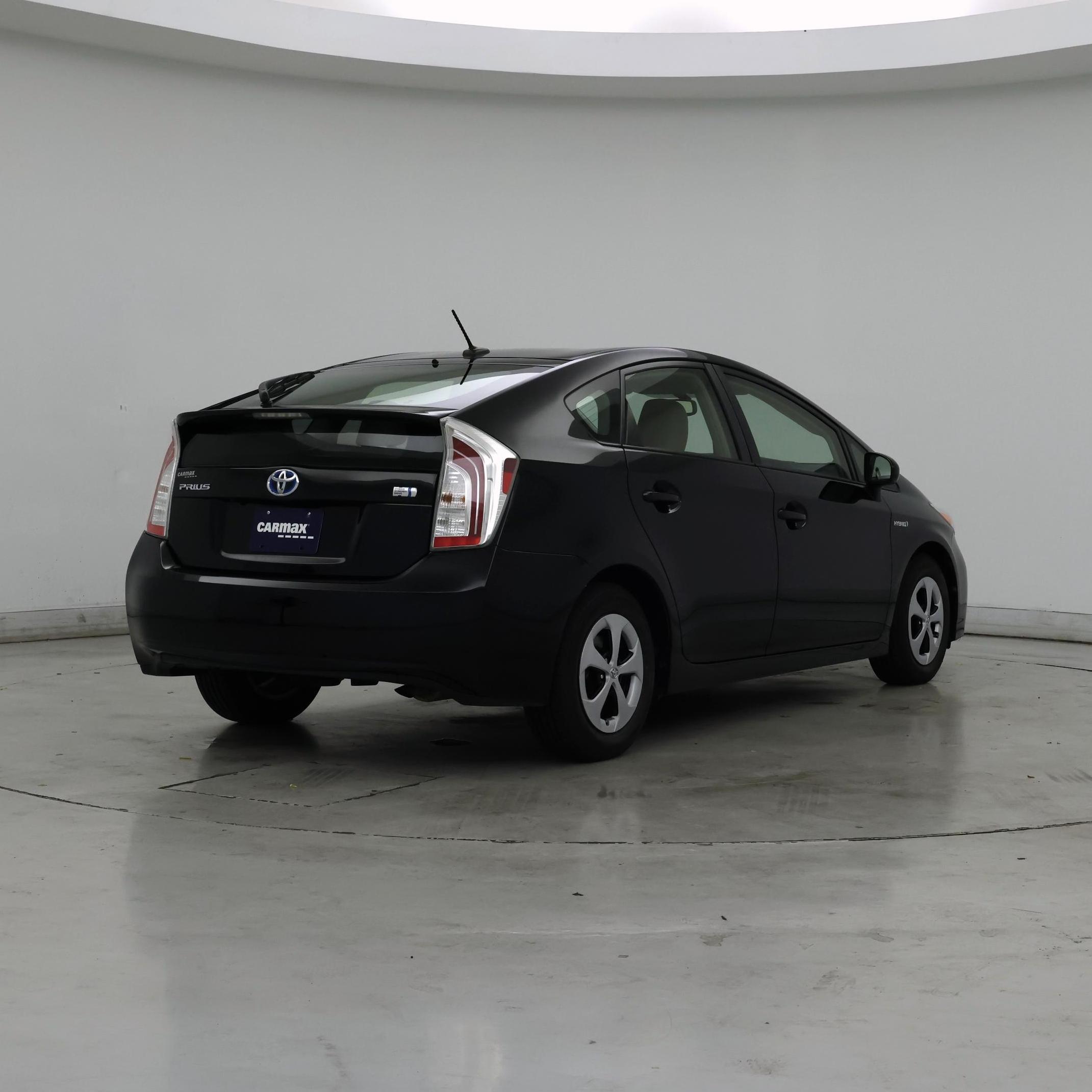 Thumbnail: 2015 Toyota Prius - 8