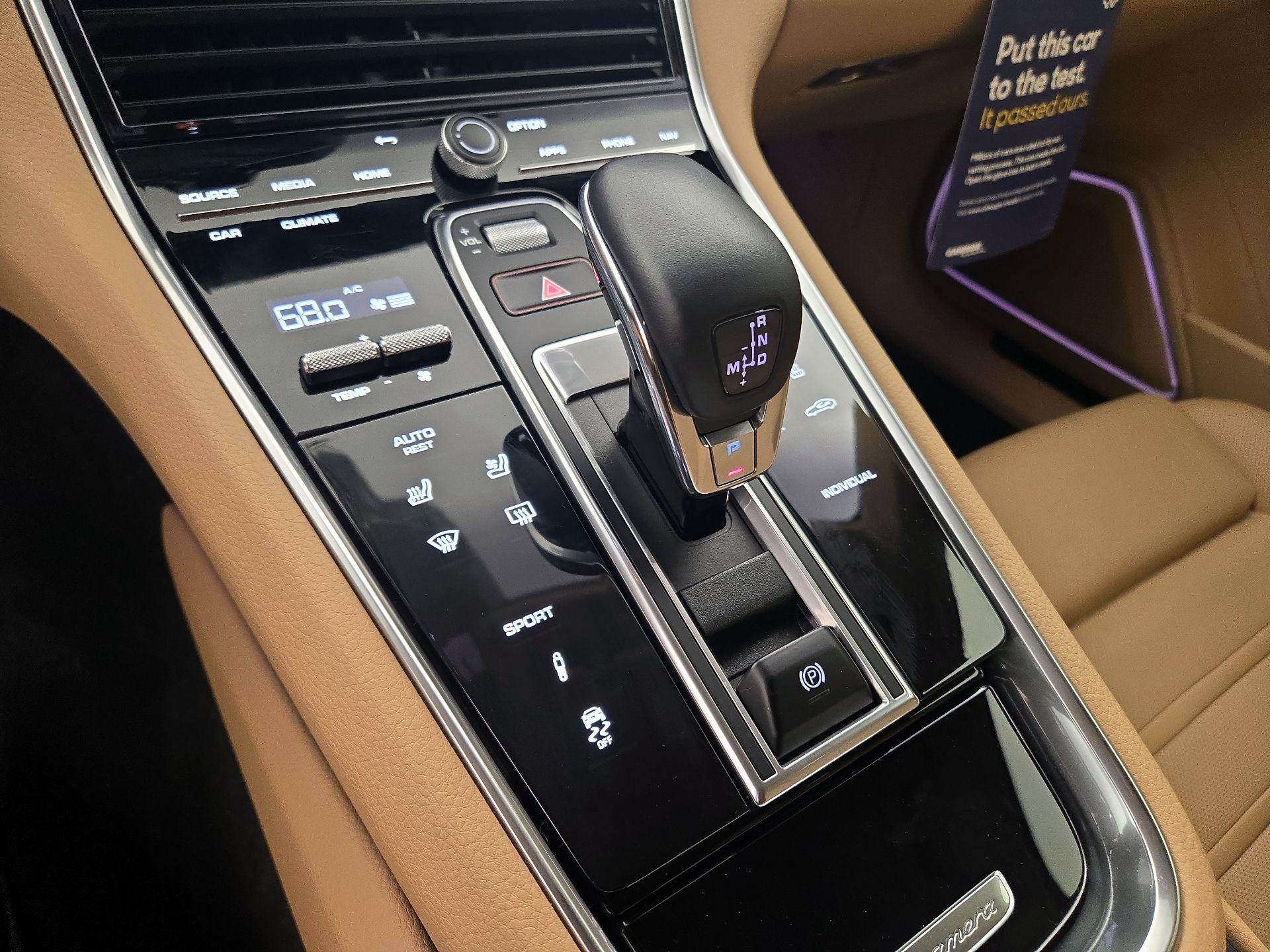 Thumbnail: 2022 Porsche Panamera - 18