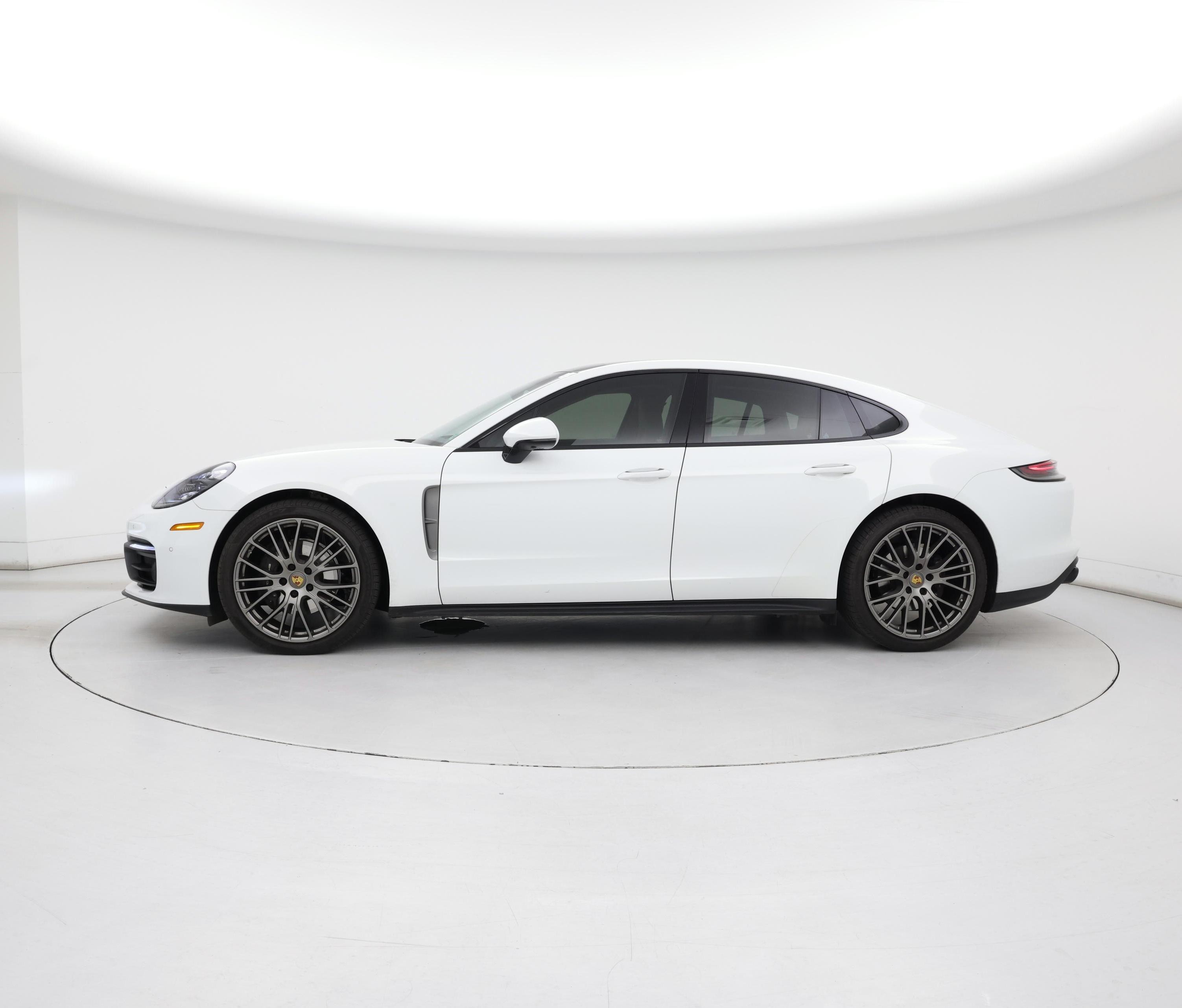 Thumbnail: 2022 Porsche Panamera - 3