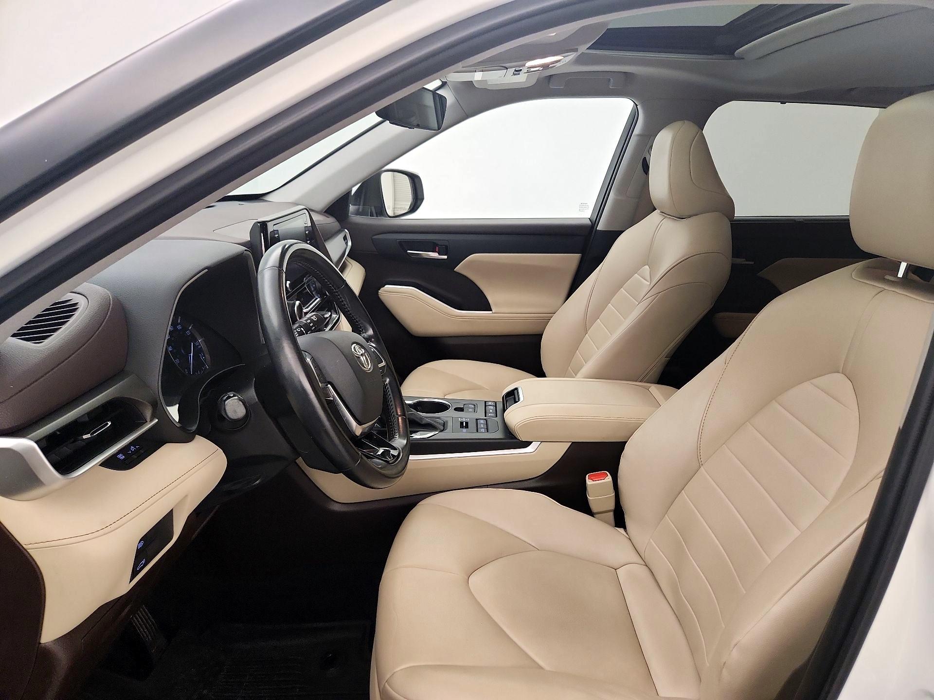 Thumbnail: 2021 Toyota Highlander - 11