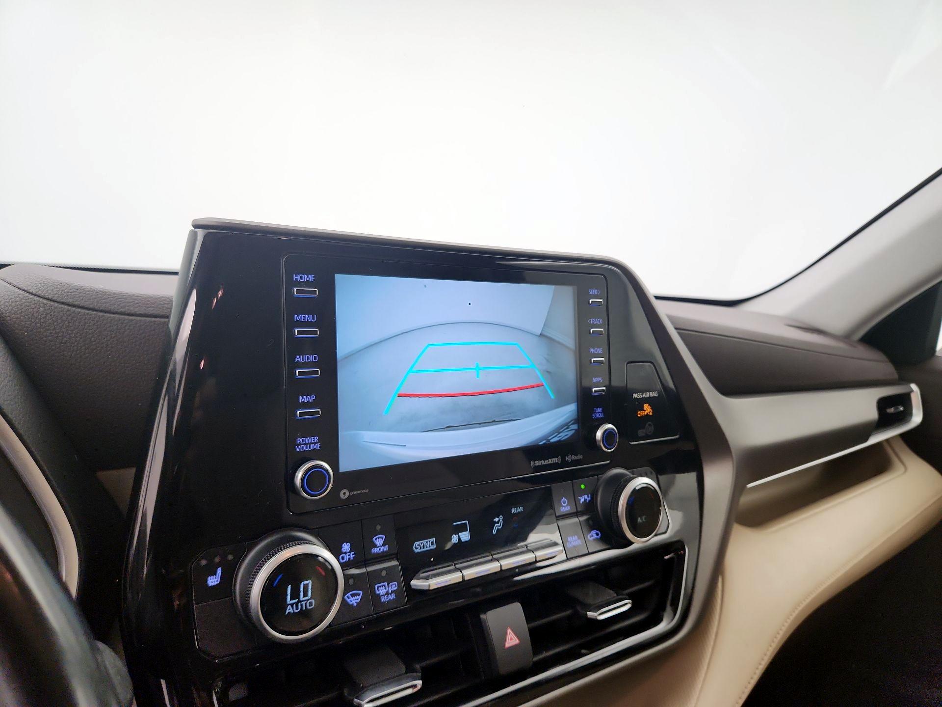 Thumbnail: 2021 Toyota Highlander - 15