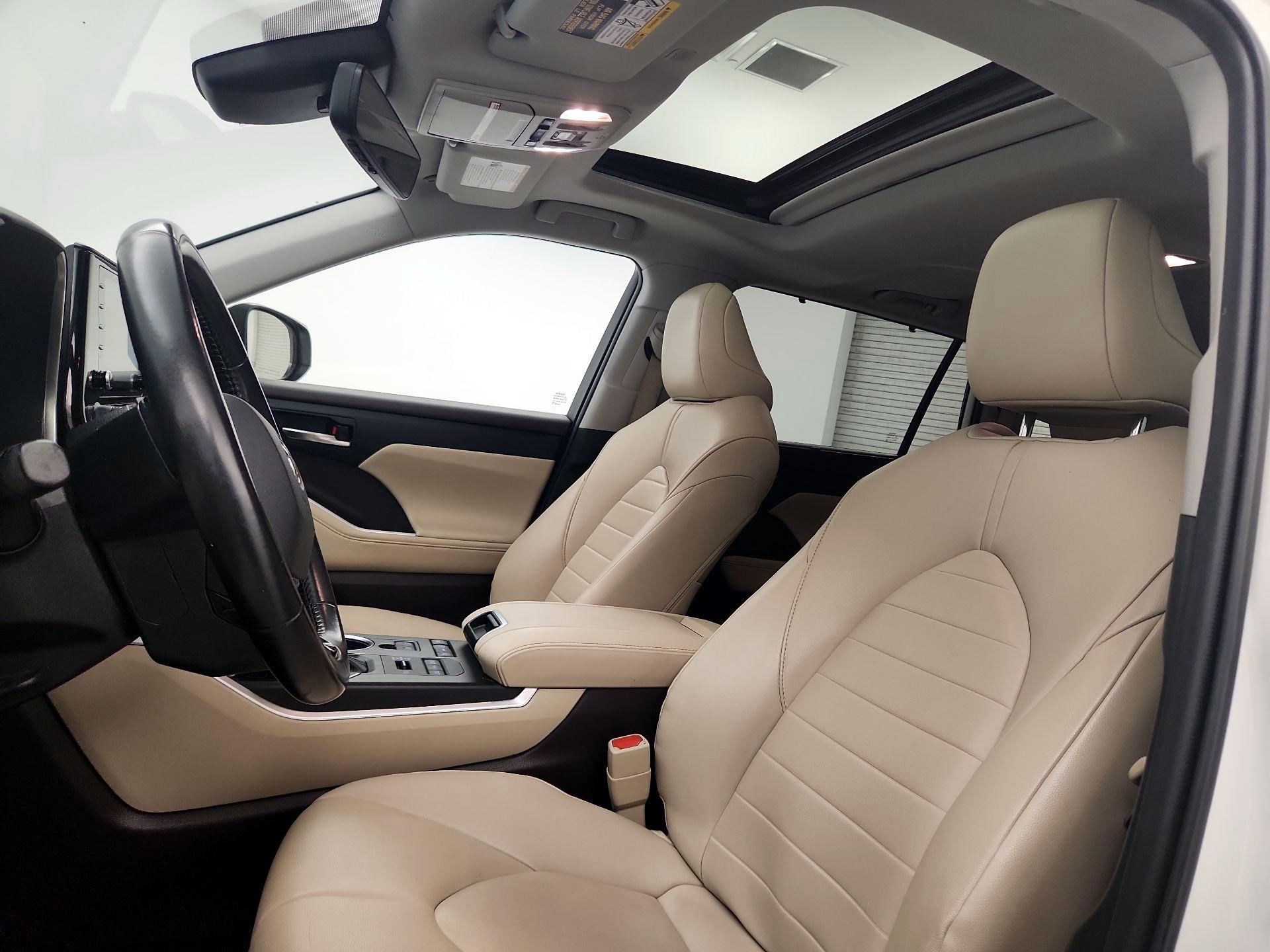 Thumbnail: 2021 Toyota Highlander - 20