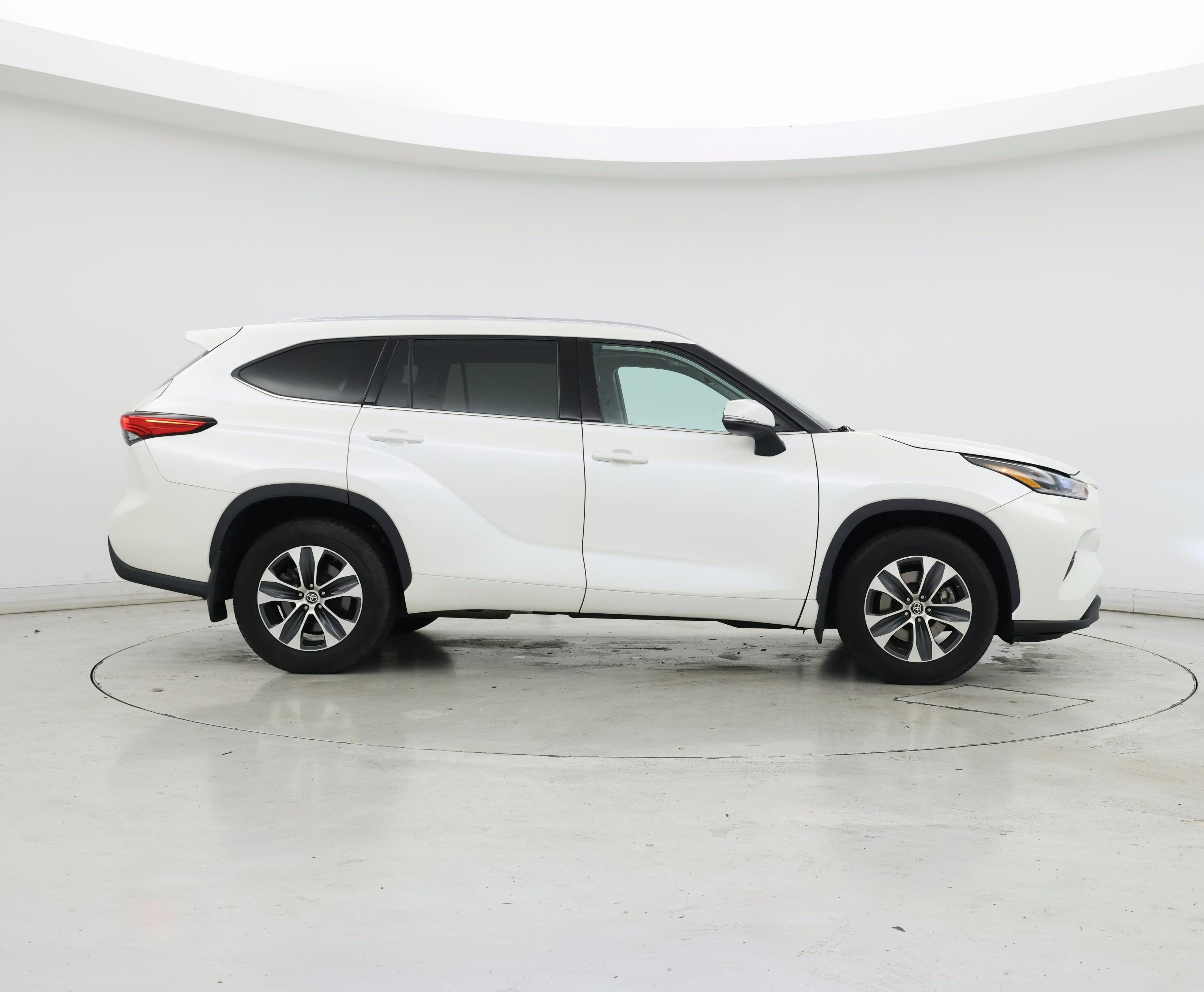 Thumbnail: 2021 Toyota Highlander - 7