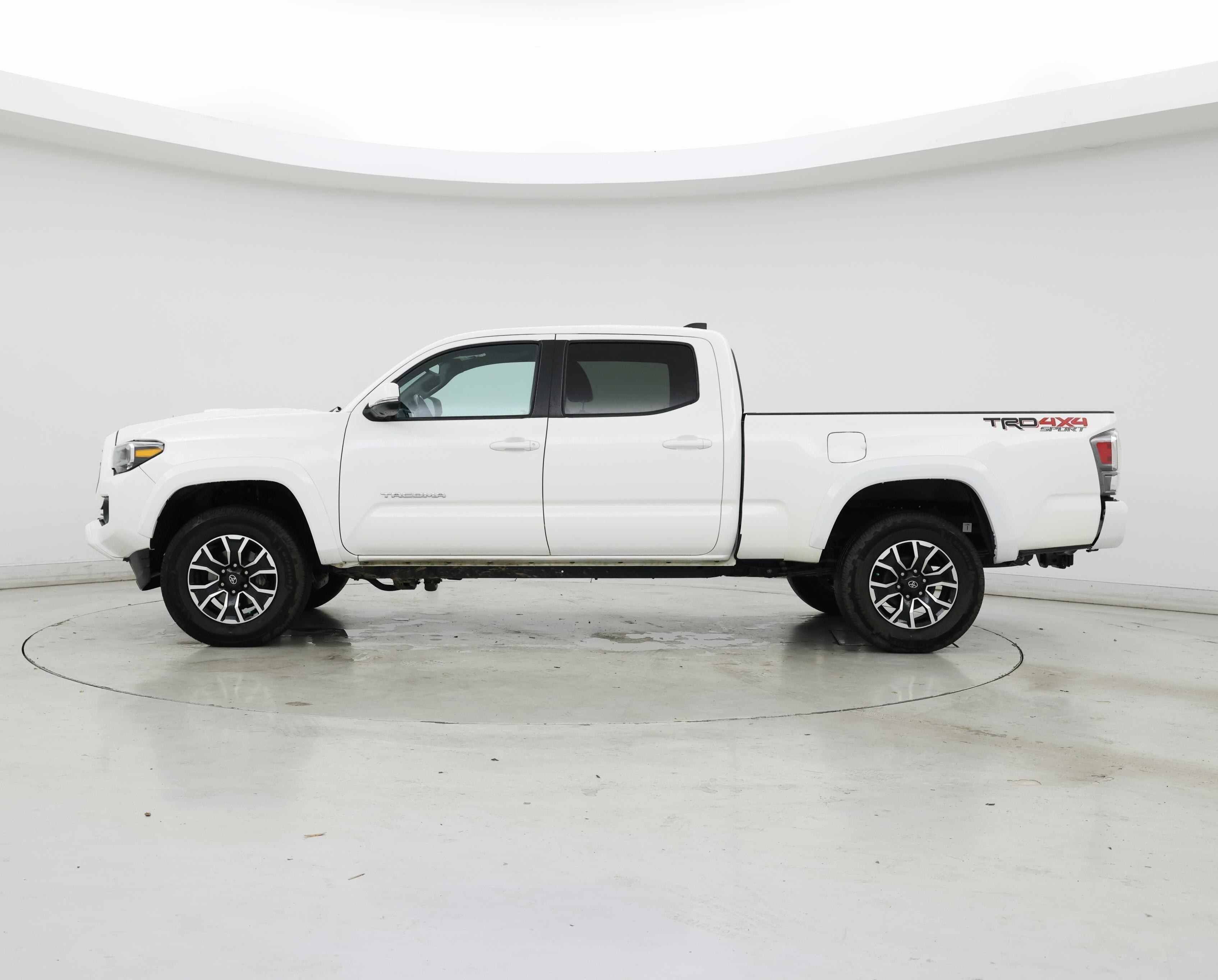 Thumbnail: 2022 Toyota Tacoma - 3