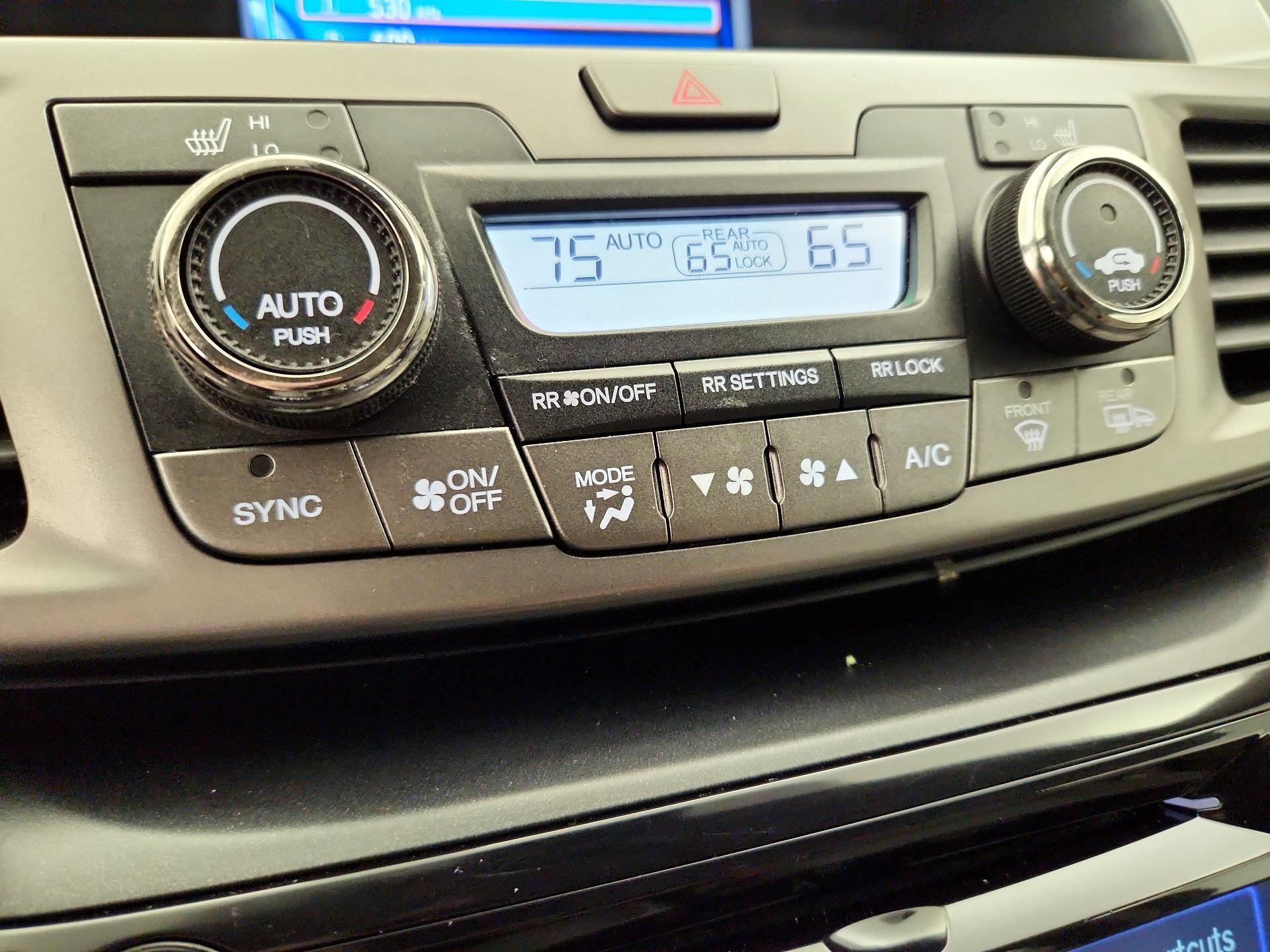 Thumbnail: 2015 Honda Odyssey - 16