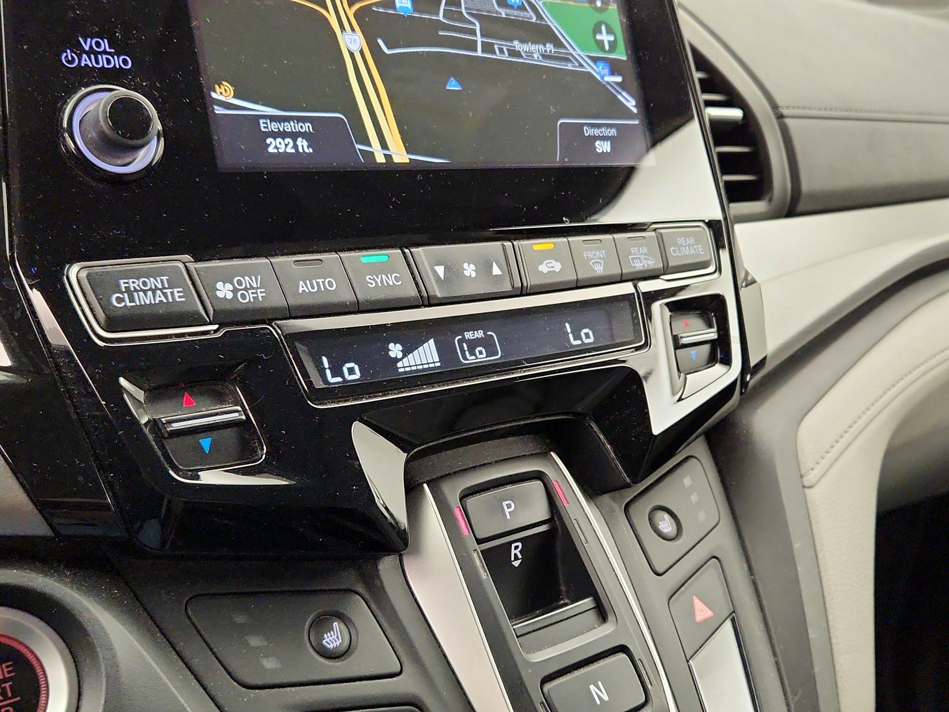 Thumbnail: 2018 Honda Odyssey - 17