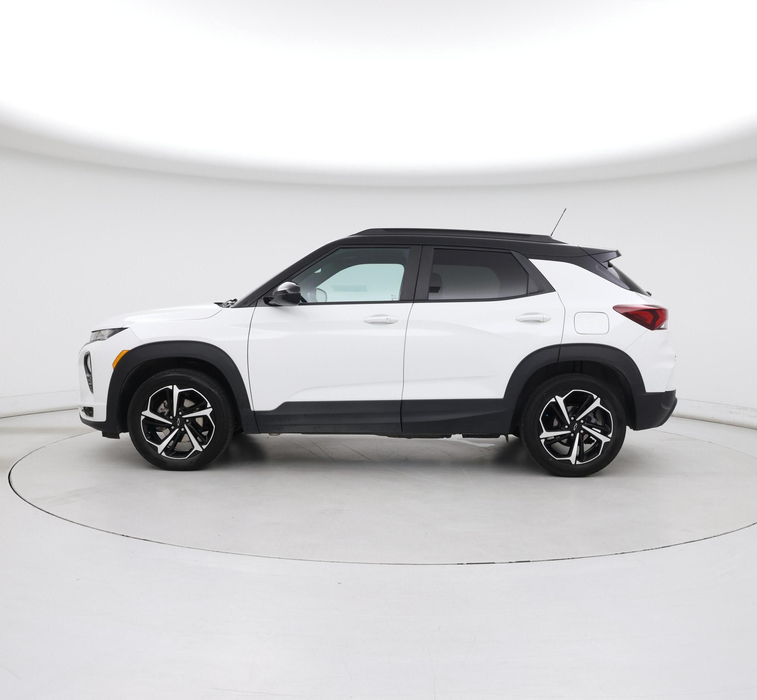 Thumbnail: 2023 Chevrolet TrailBlazer - 3