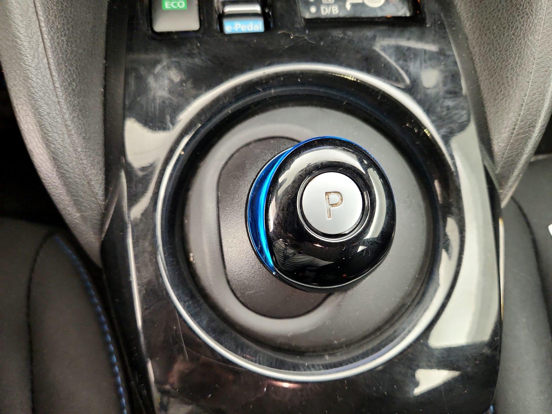 Thumbnail: 2019 Nissan Leaf - 18