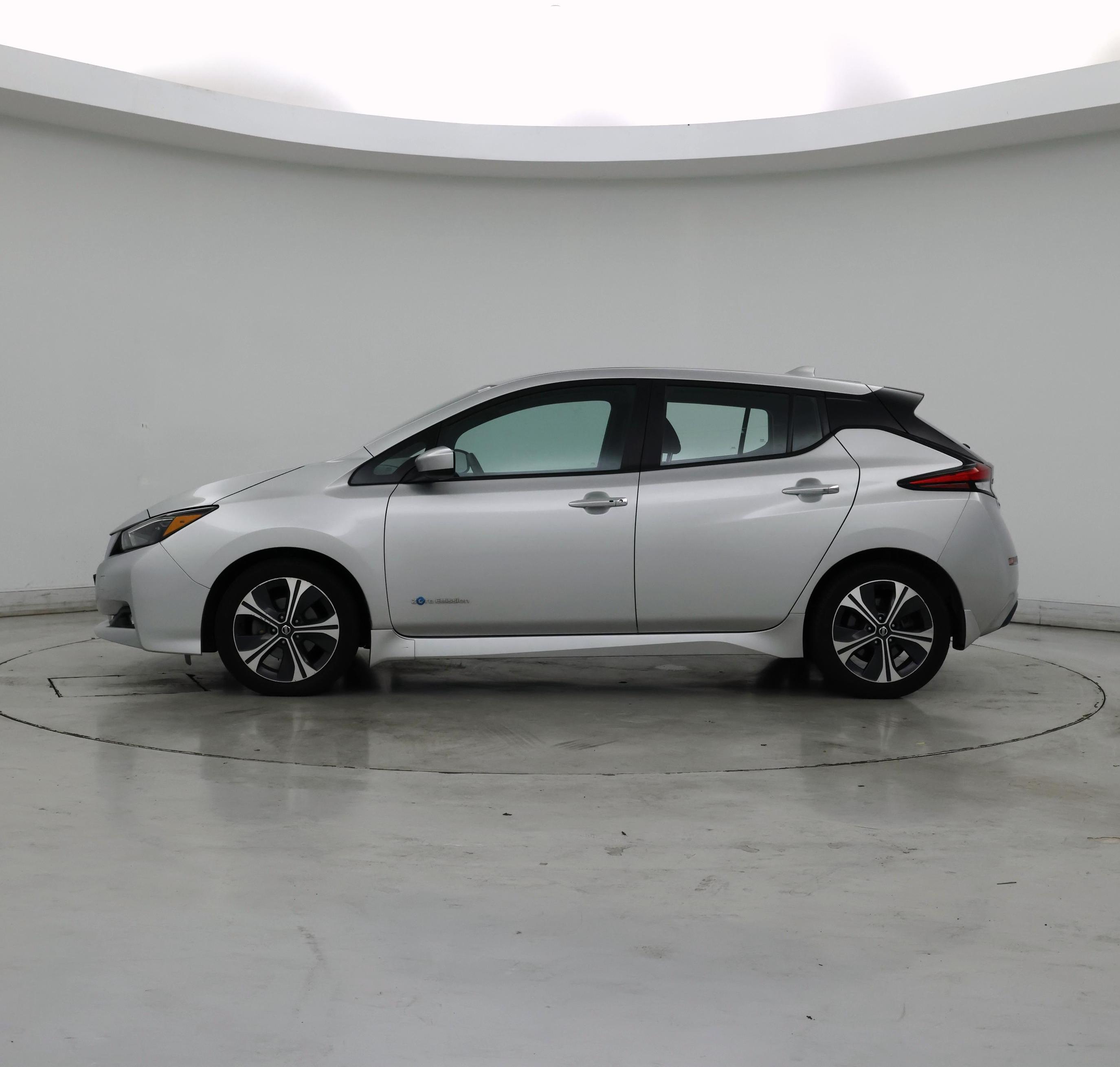 Thumbnail: 2019 Nissan Leaf - 3