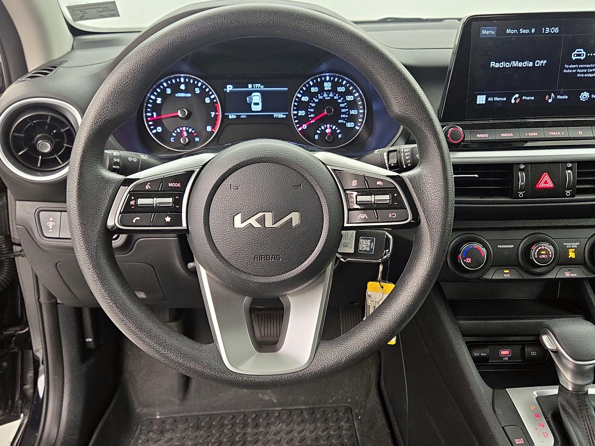 Thumbnail: 2024 Kia Forte - 10