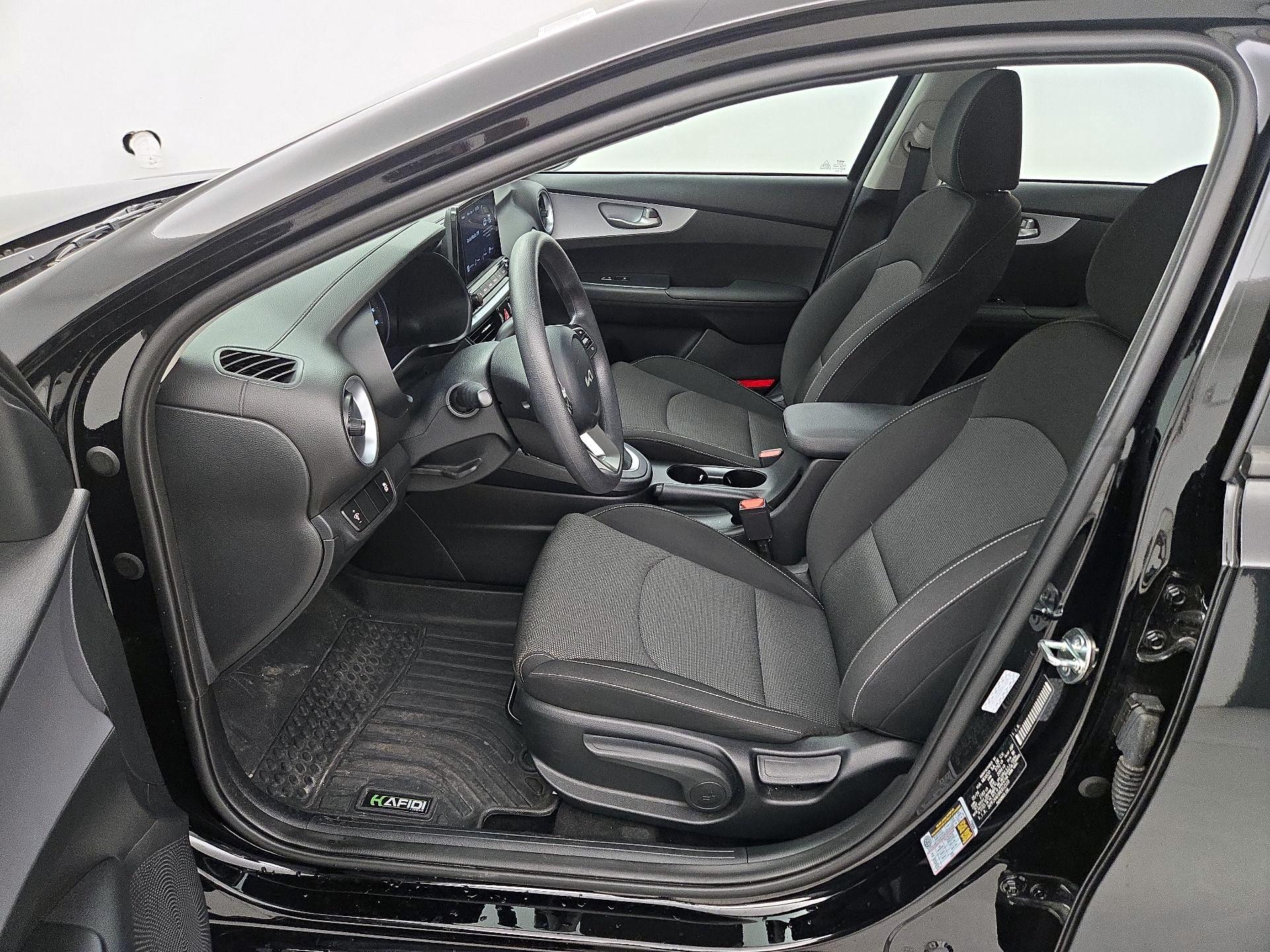 Thumbnail: 2024 Kia Forte - 11