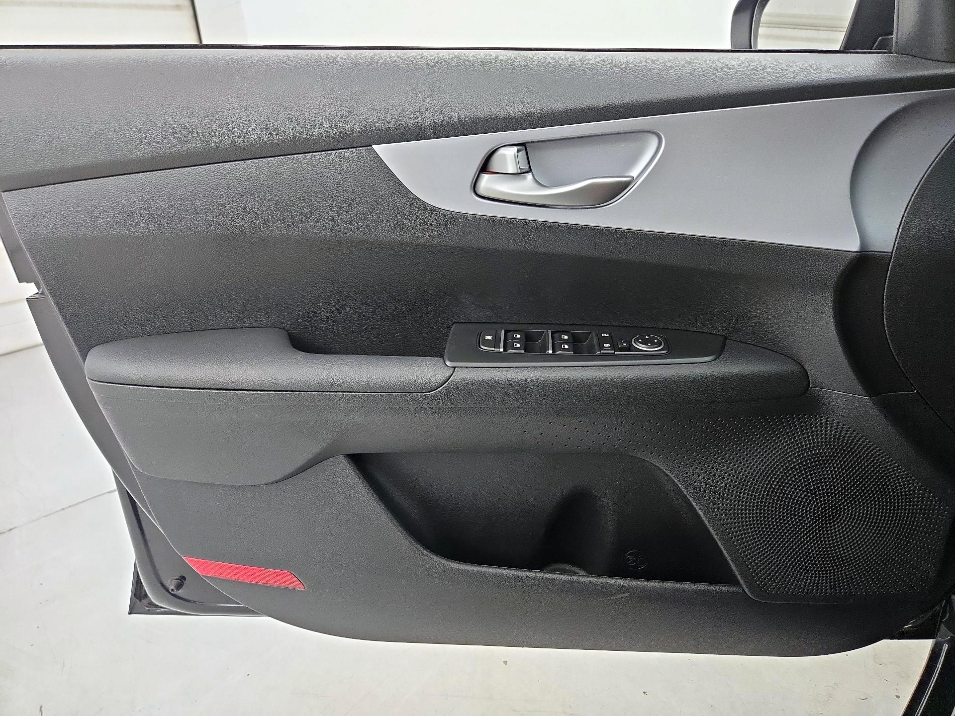 Thumbnail: 2024 Kia Forte - 12
