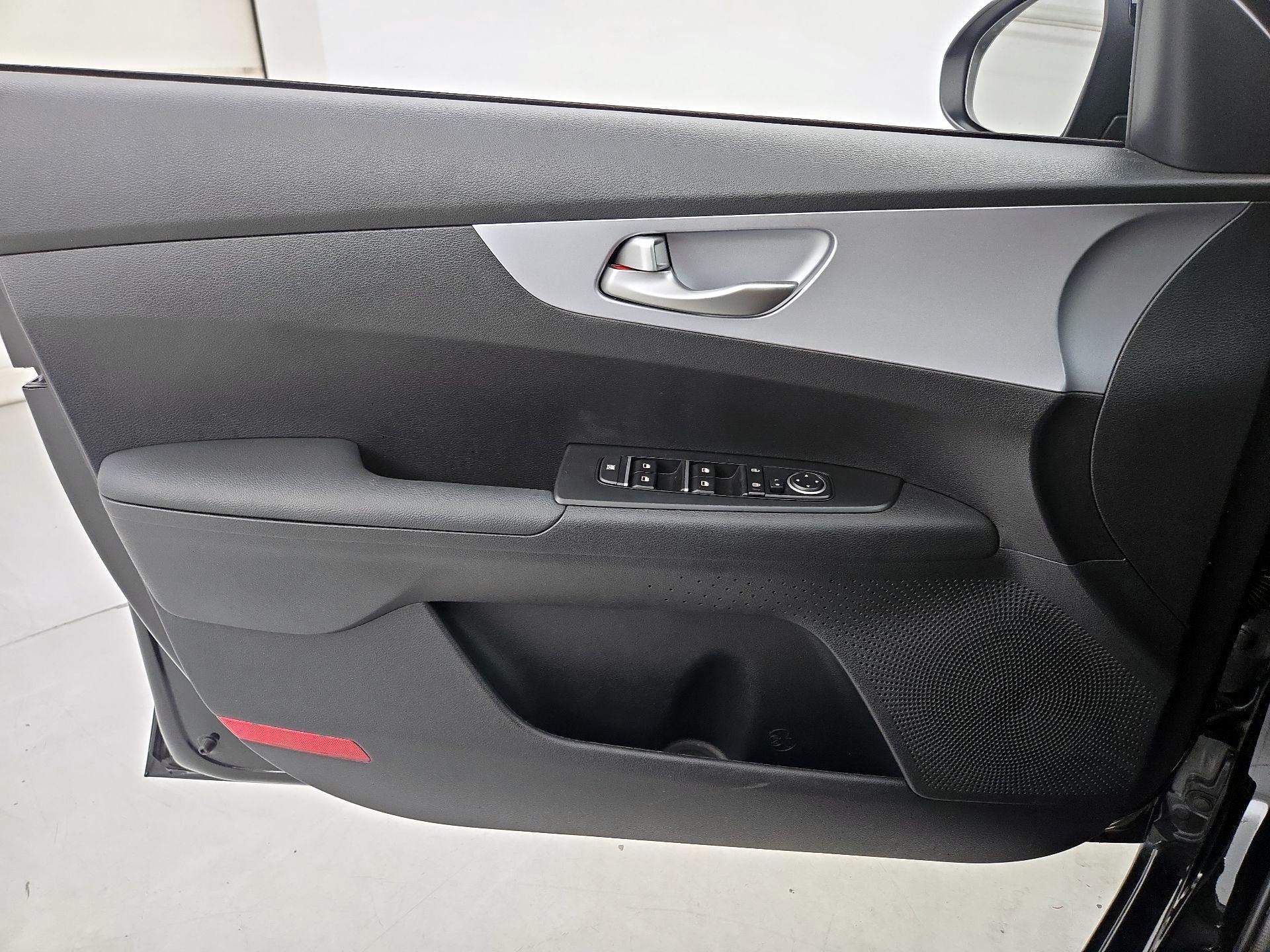 Thumbnail: 2024 Kia Forte - 13