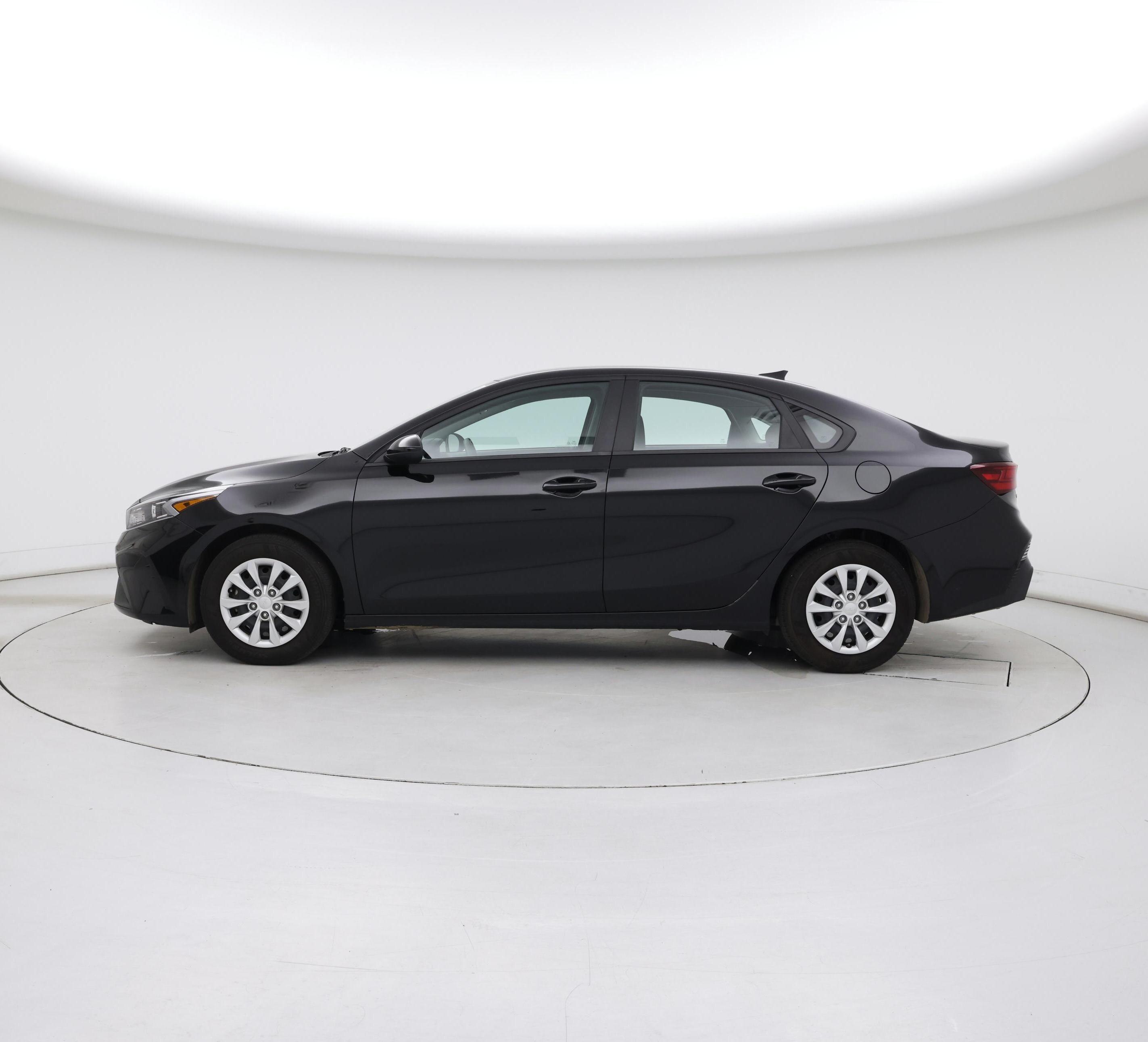 Thumbnail: 2024 Kia Forte - 3