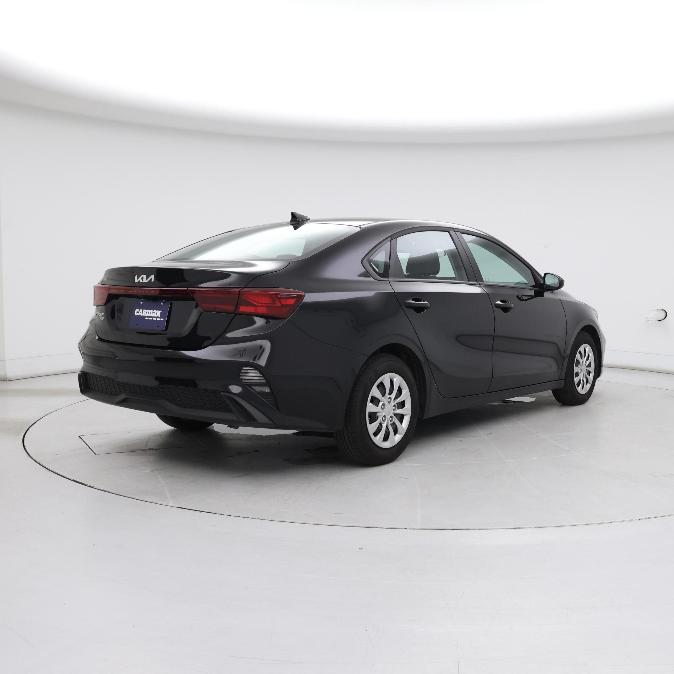 Thumbnail: 2024 Kia Forte - 8
