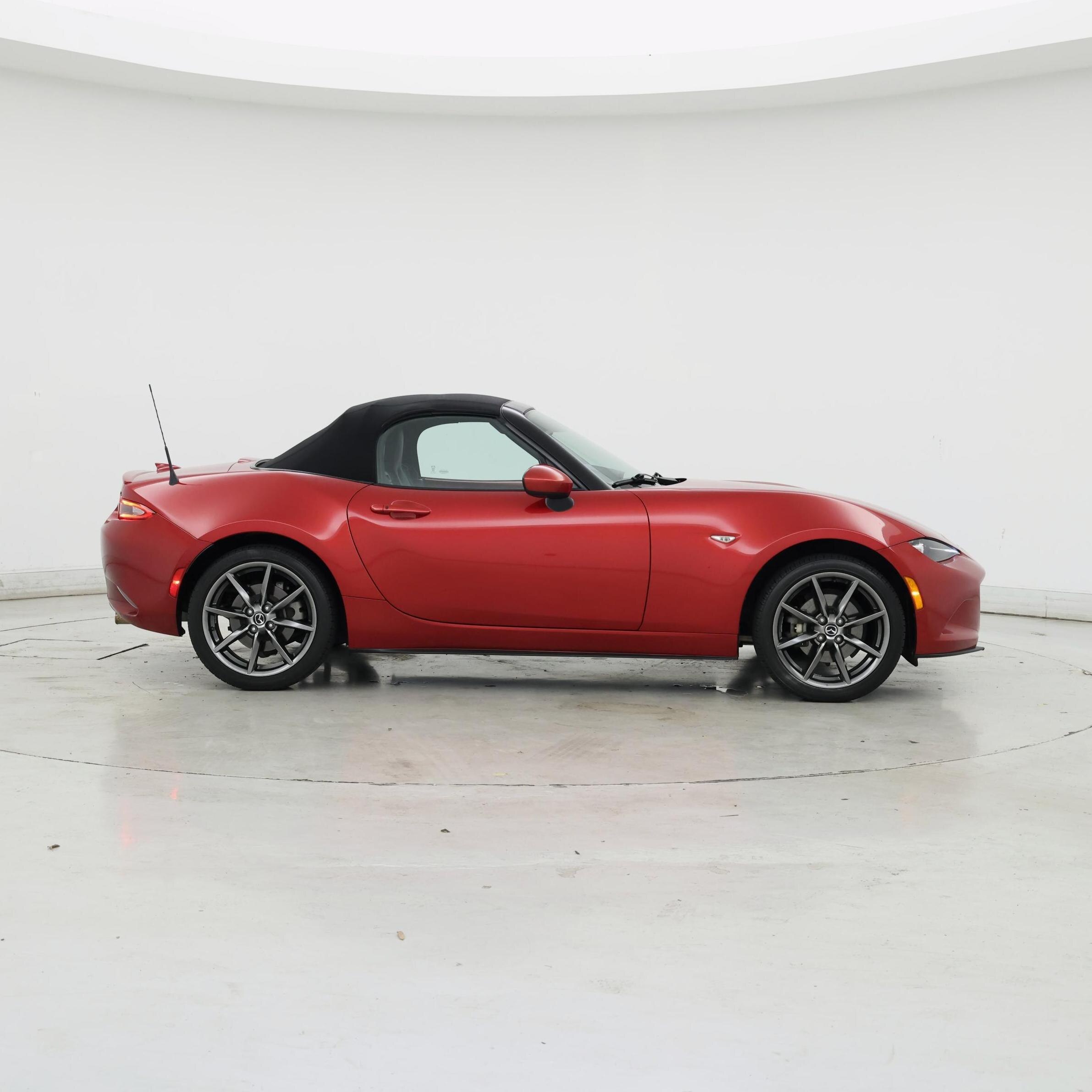 Thumbnail: 2017 Mazda MX-5 Miata - 7