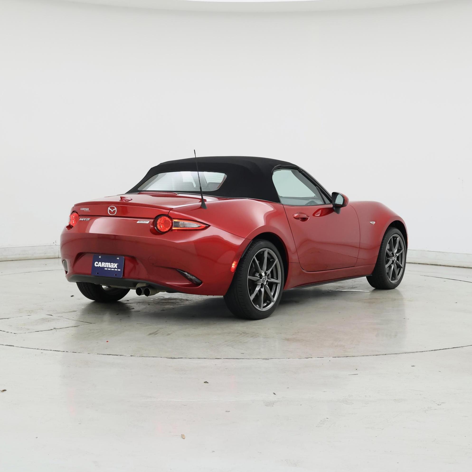 Thumbnail: 2017 Mazda MX-5 Miata - 8