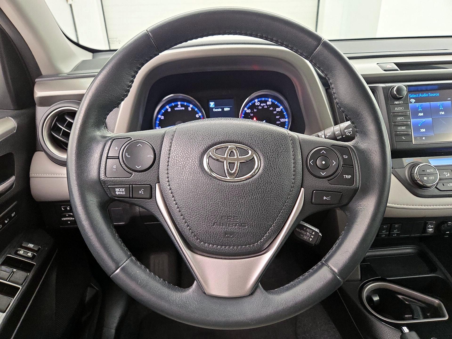 Thumbnail: 2017 Toyota RAV4 - 10