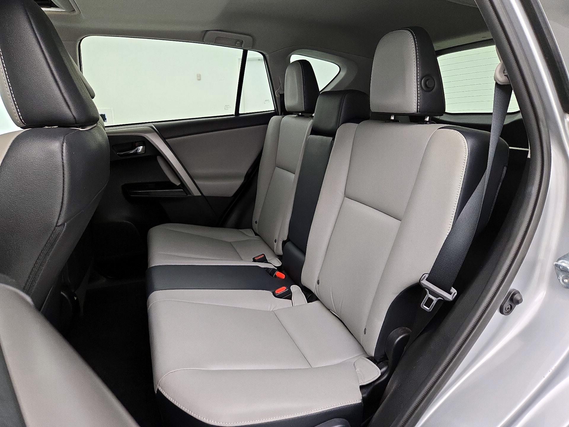 Thumbnail: 2017 Toyota RAV4 - 20