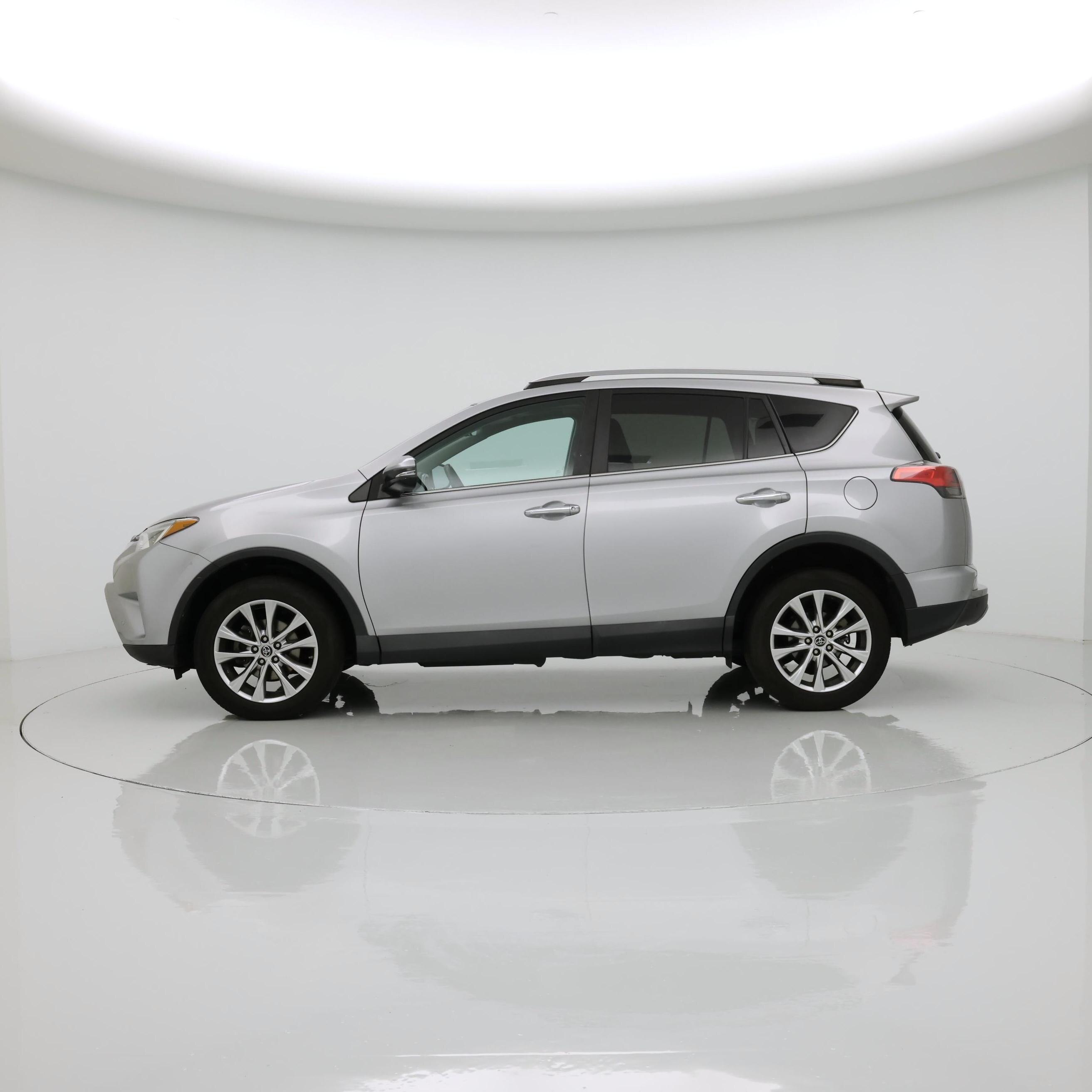 Thumbnail: 2017 Toyota RAV4 - 3