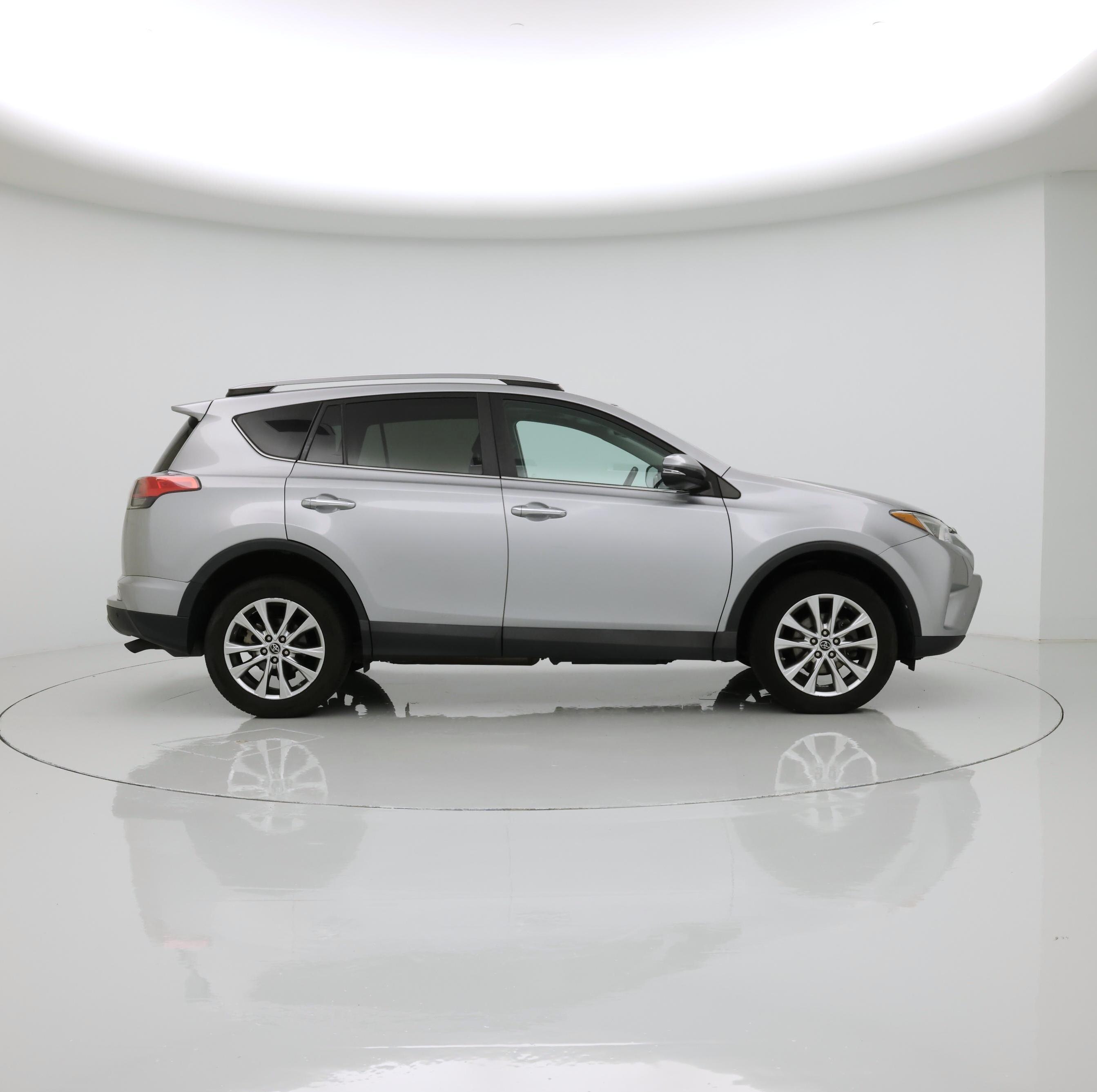 Thumbnail: 2017 Toyota RAV4 - 7