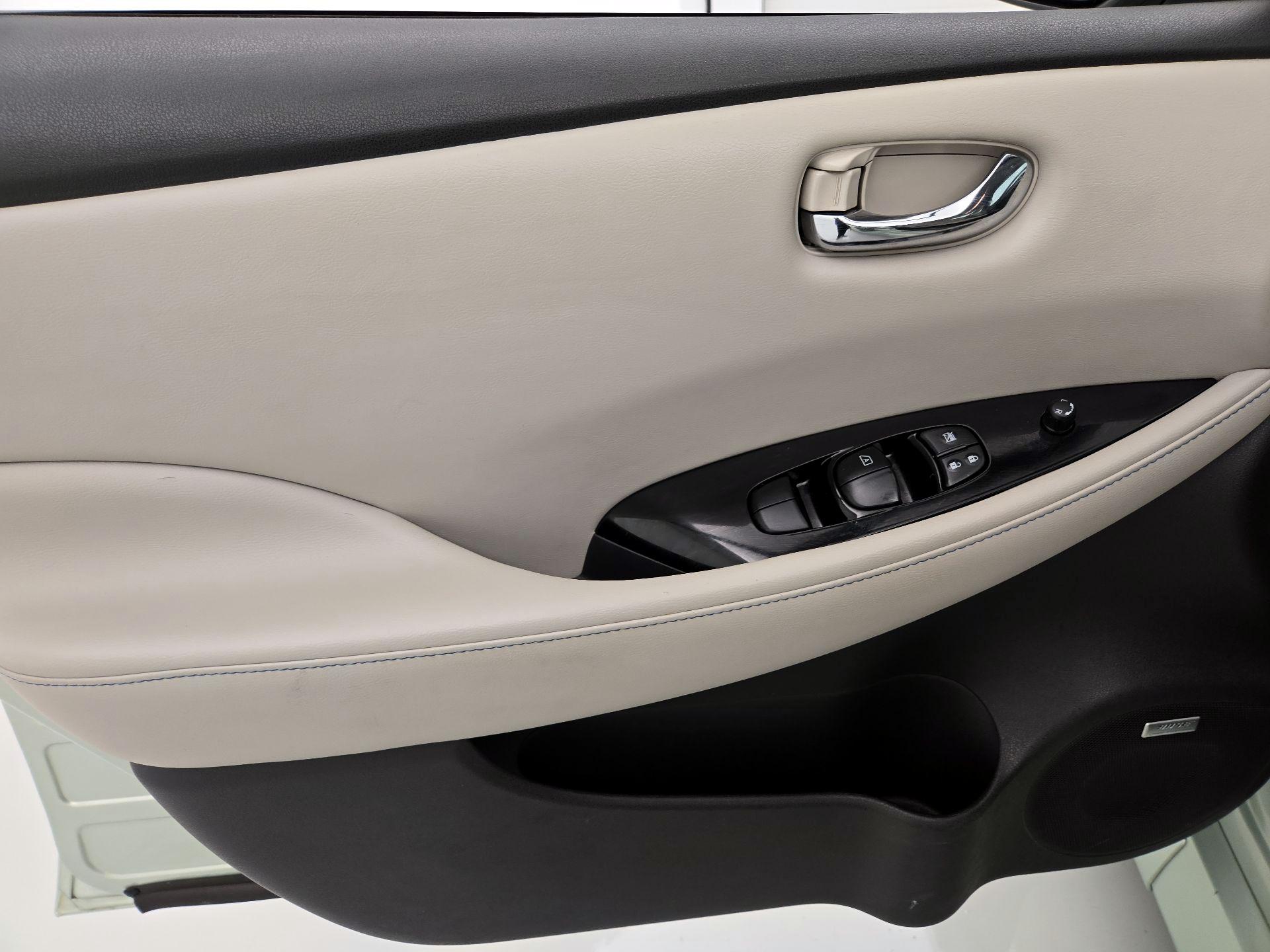 Thumbnail: 2019 Nissan Leaf - 12