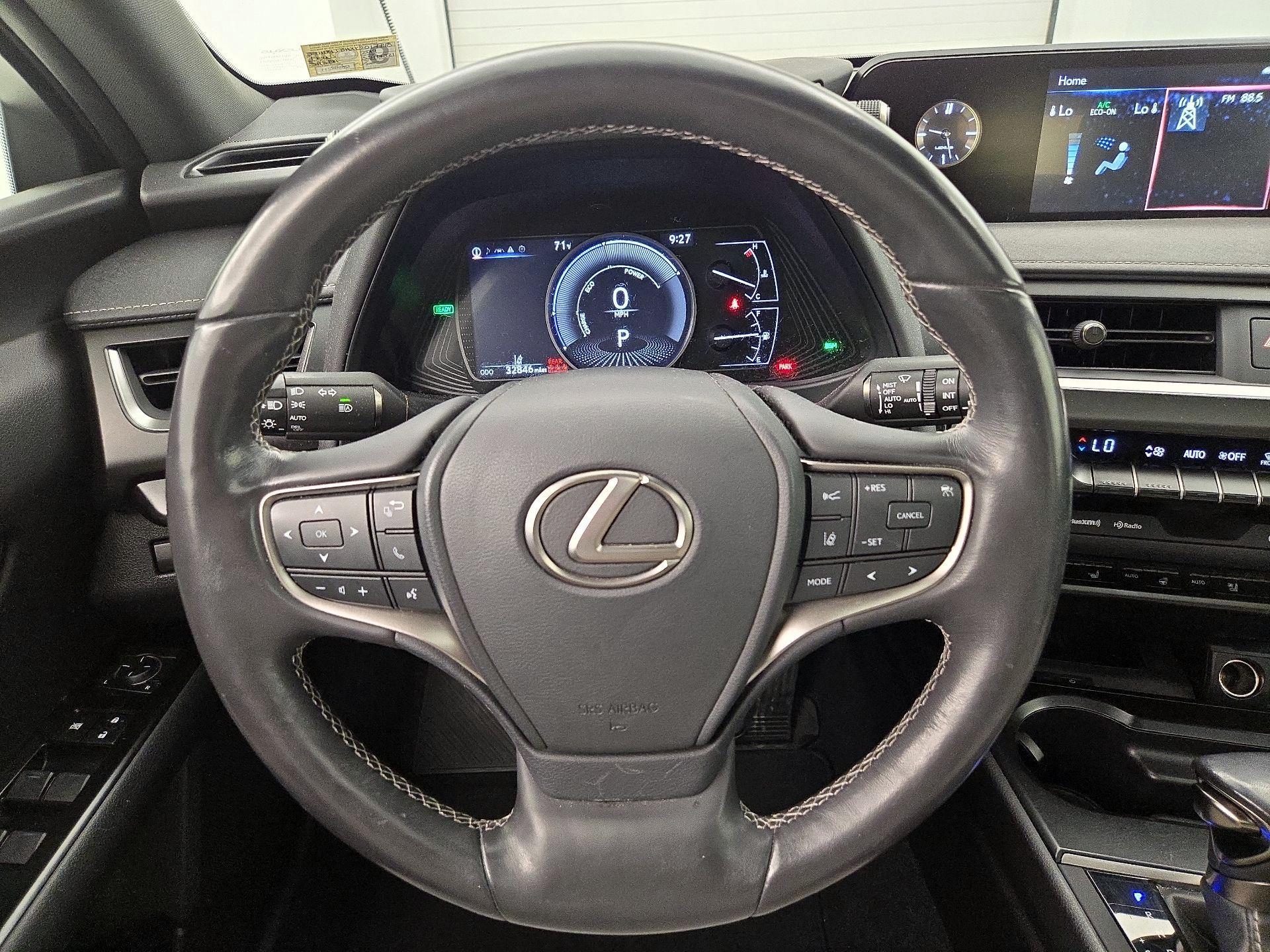 Thumbnail: 2019 Lexus UX - 10