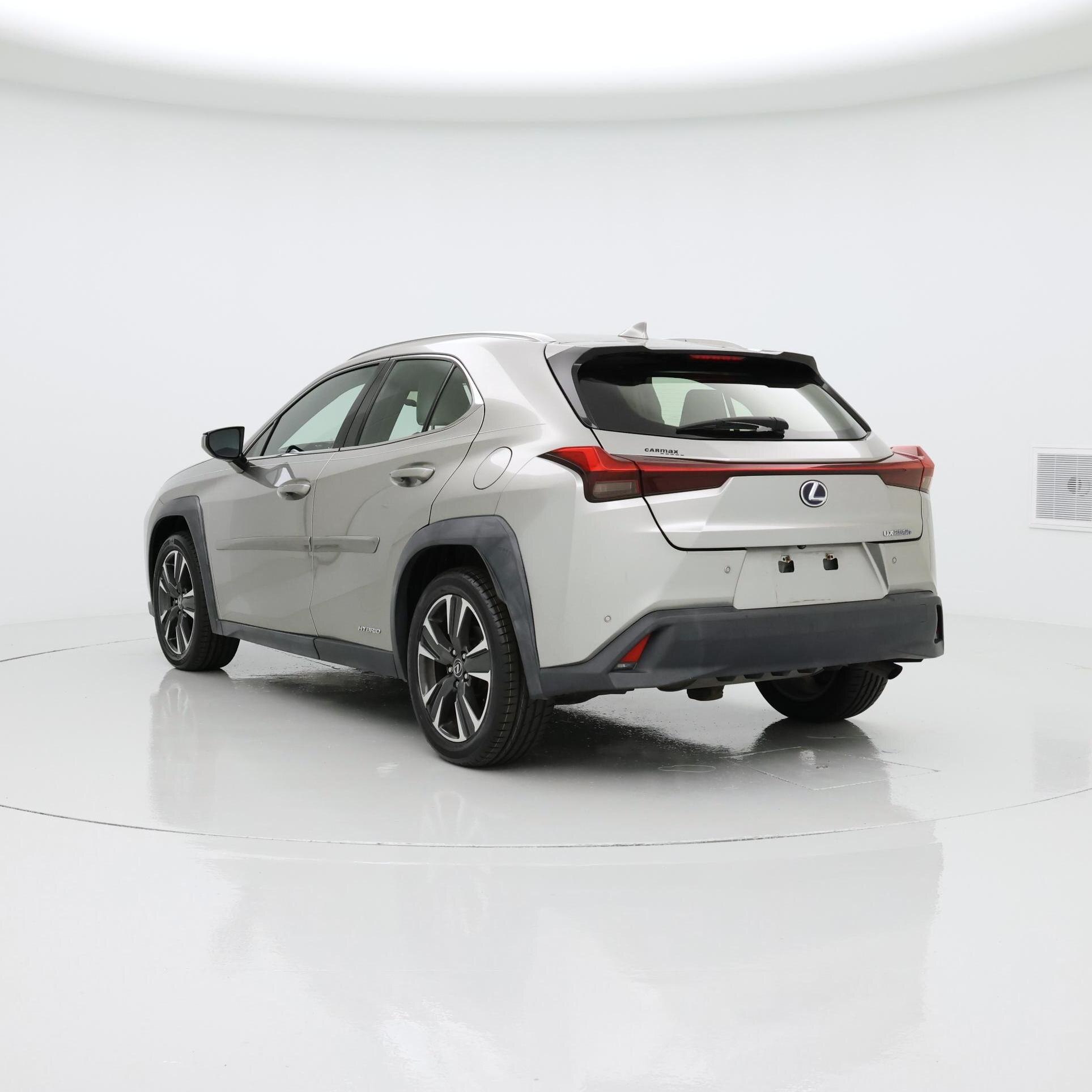 Thumbnail: 2019 Lexus UX - 2