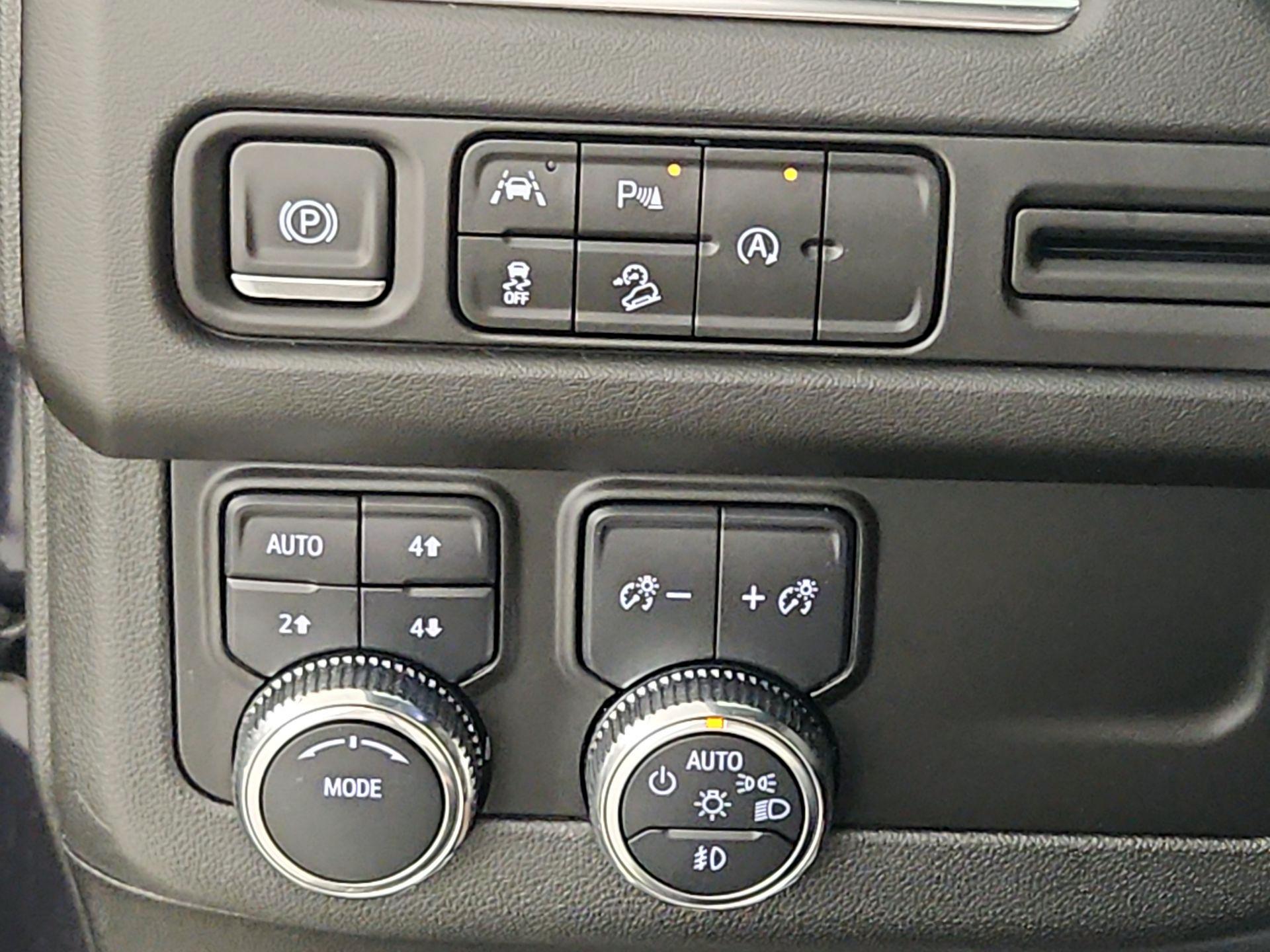 Thumbnail: 2024 GMC Yukon XL - 13