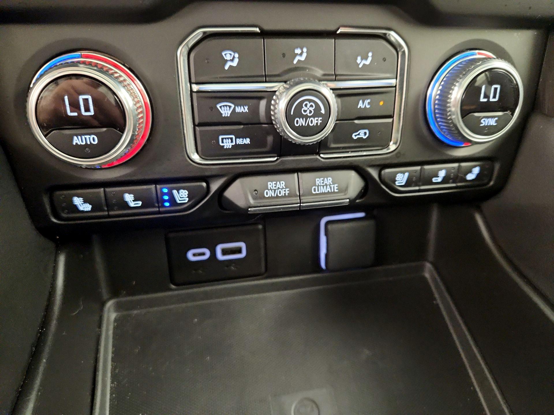 Thumbnail: 2024 GMC Yukon XL - 17