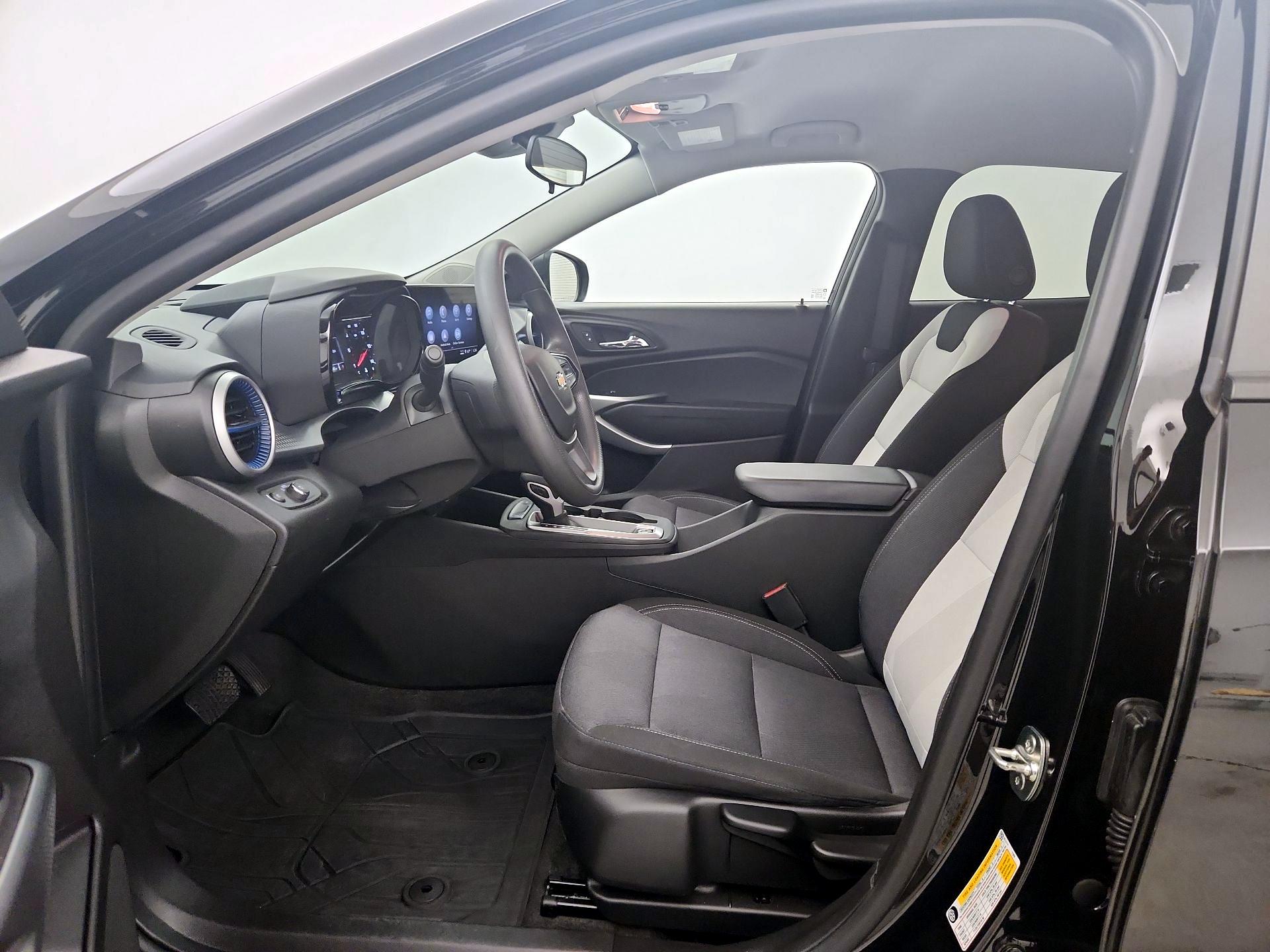 Thumbnail: 2024 Chevrolet Trax - 11