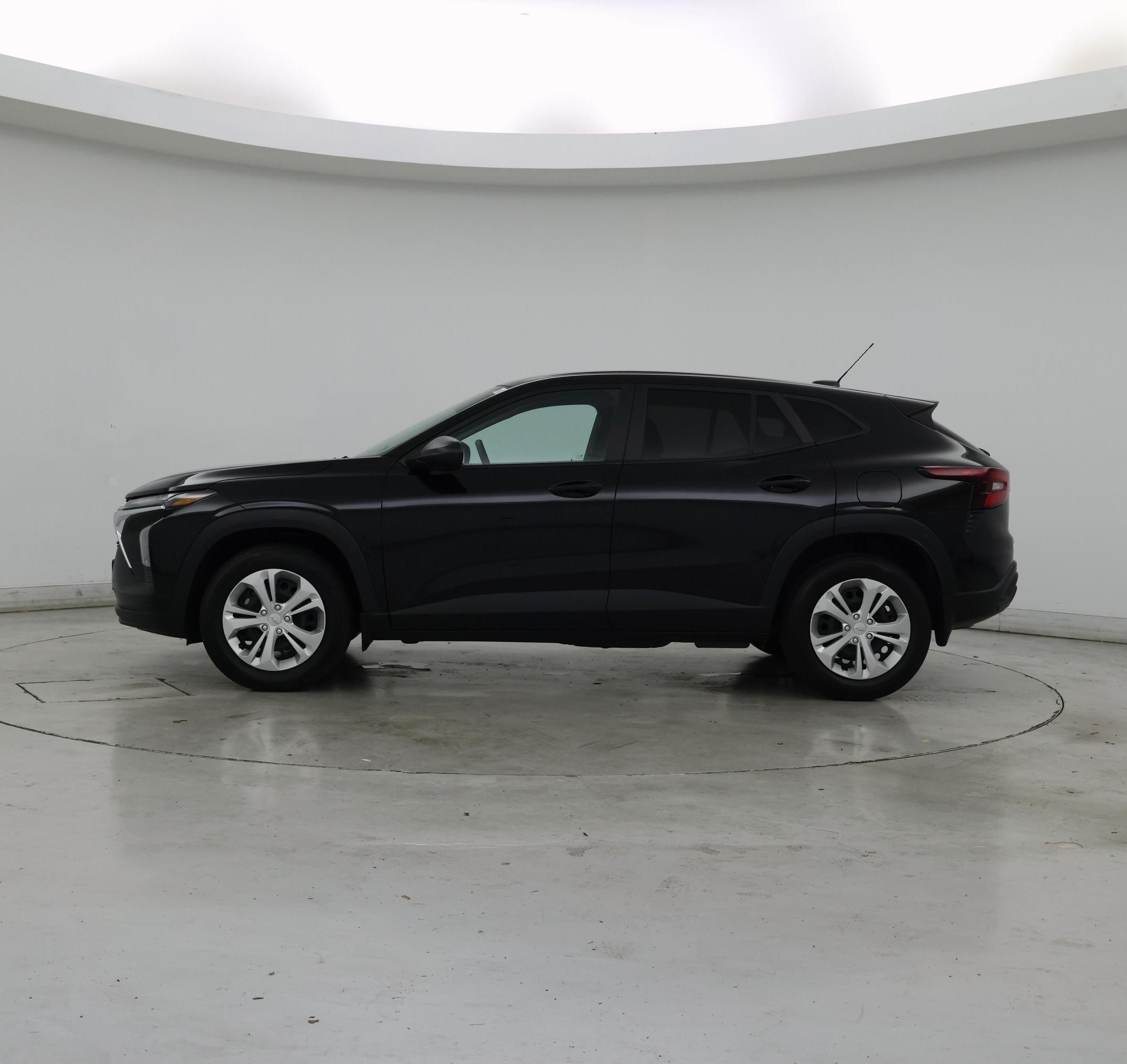 Thumbnail: 2024 Chevrolet Trax - 3
