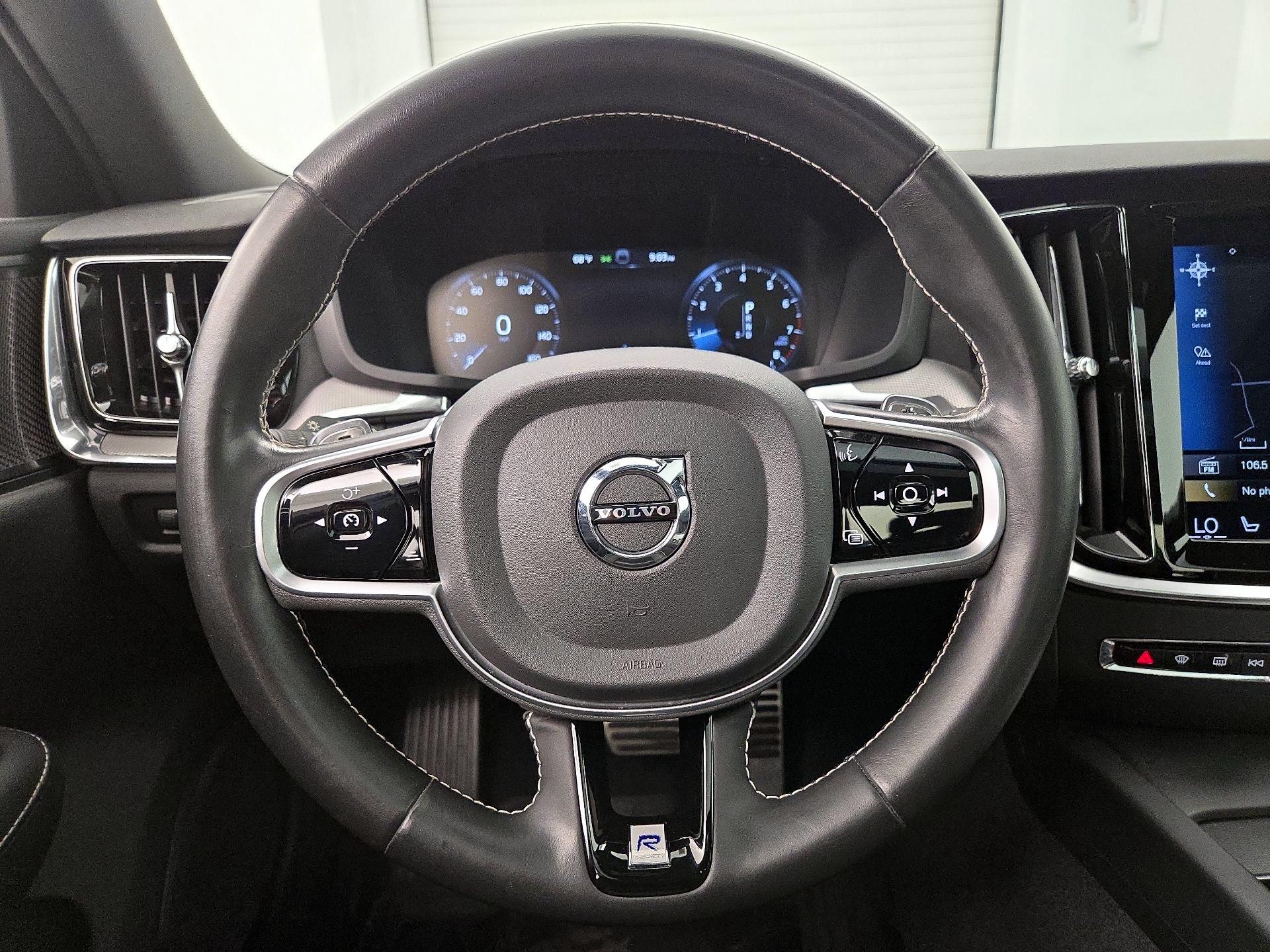 Thumbnail: 2019 Volvo S60 - 10