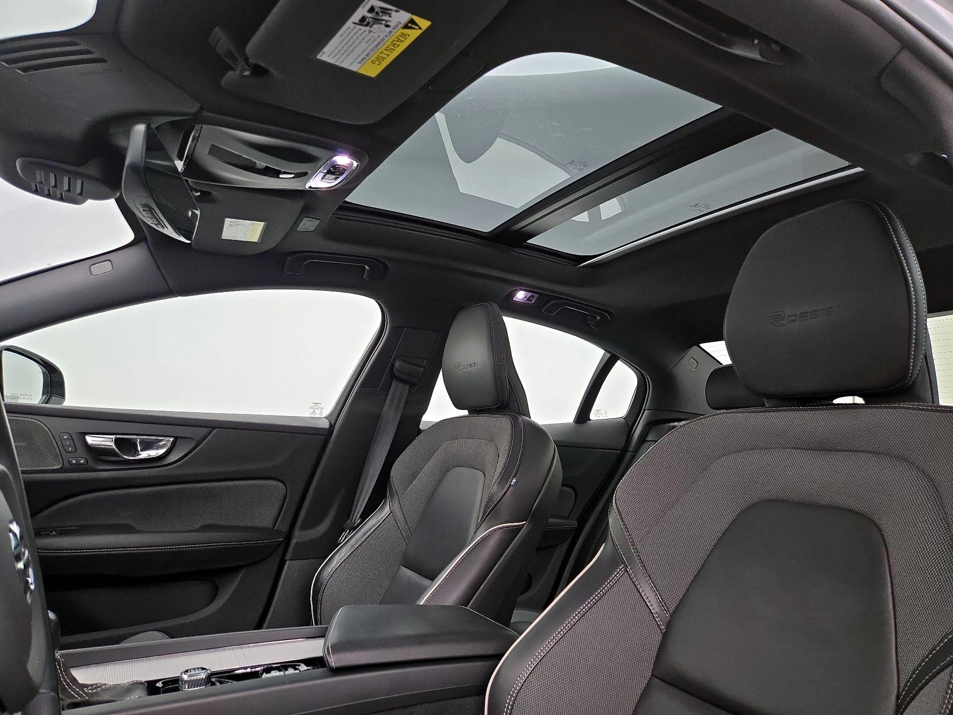 Thumbnail: 2019 Volvo S60 - 20
