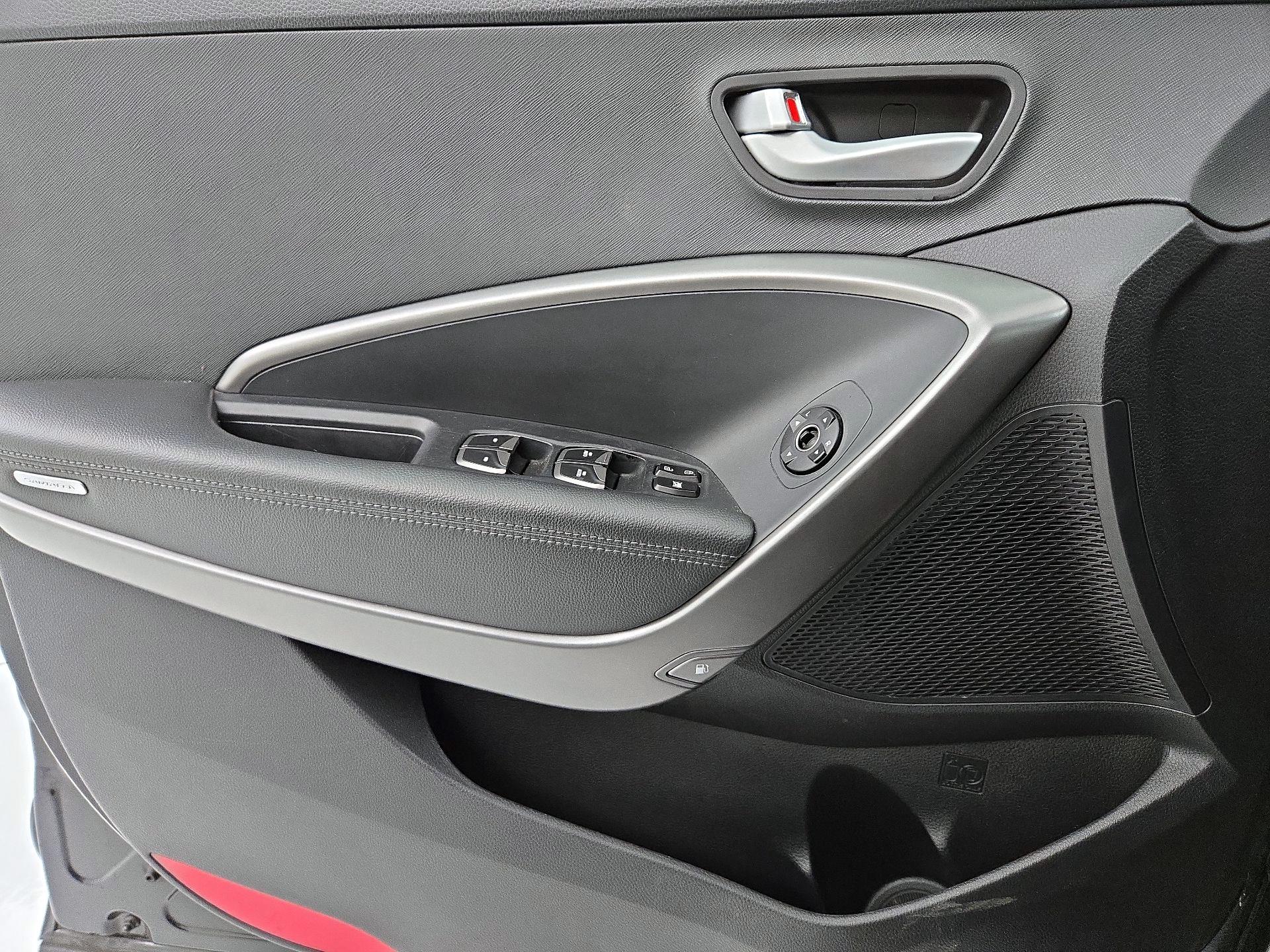 Thumbnail: 2015 Hyundai Santa Fe - 12