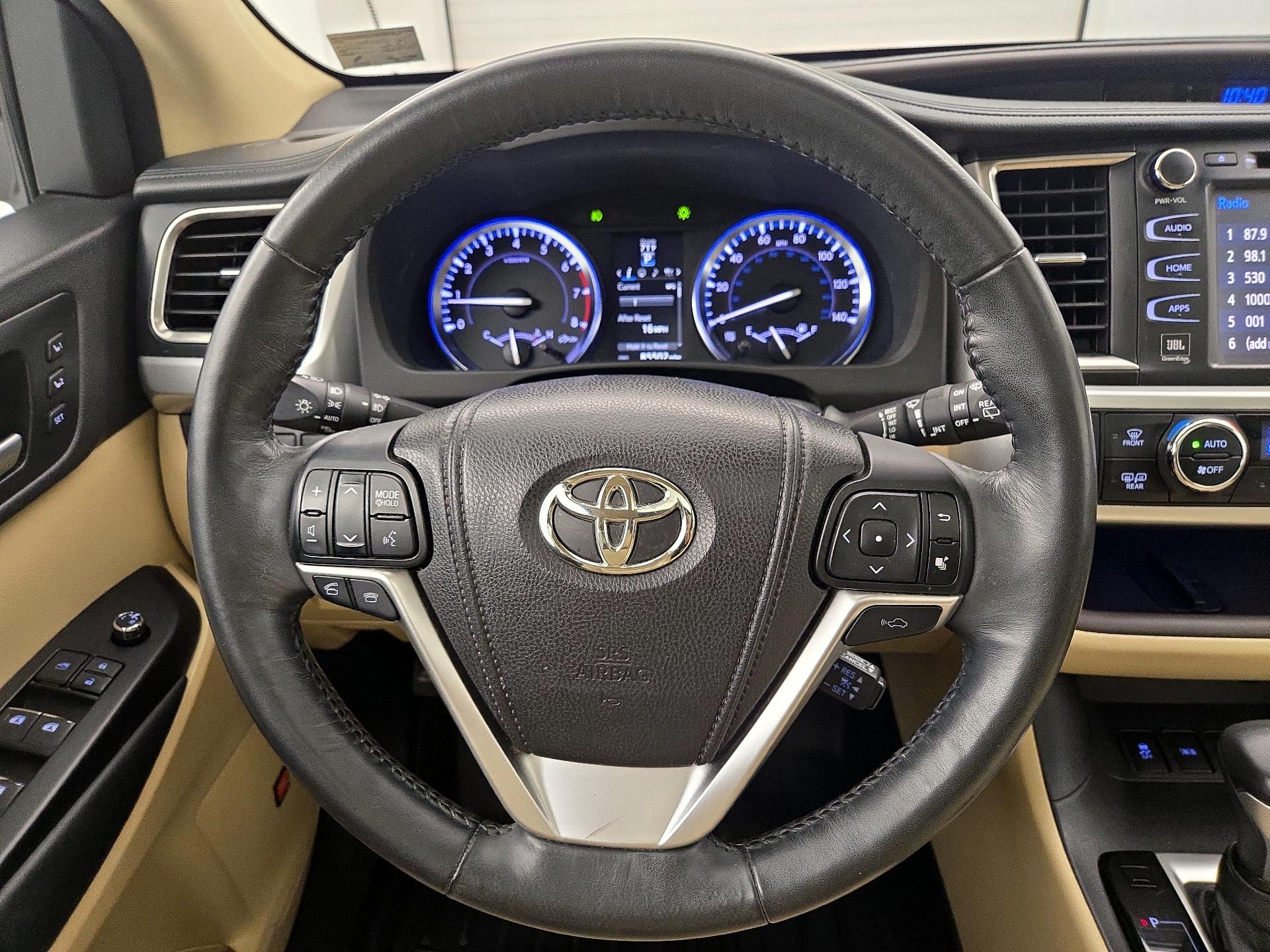 Thumbnail: 2014 Toyota Highlander - 10