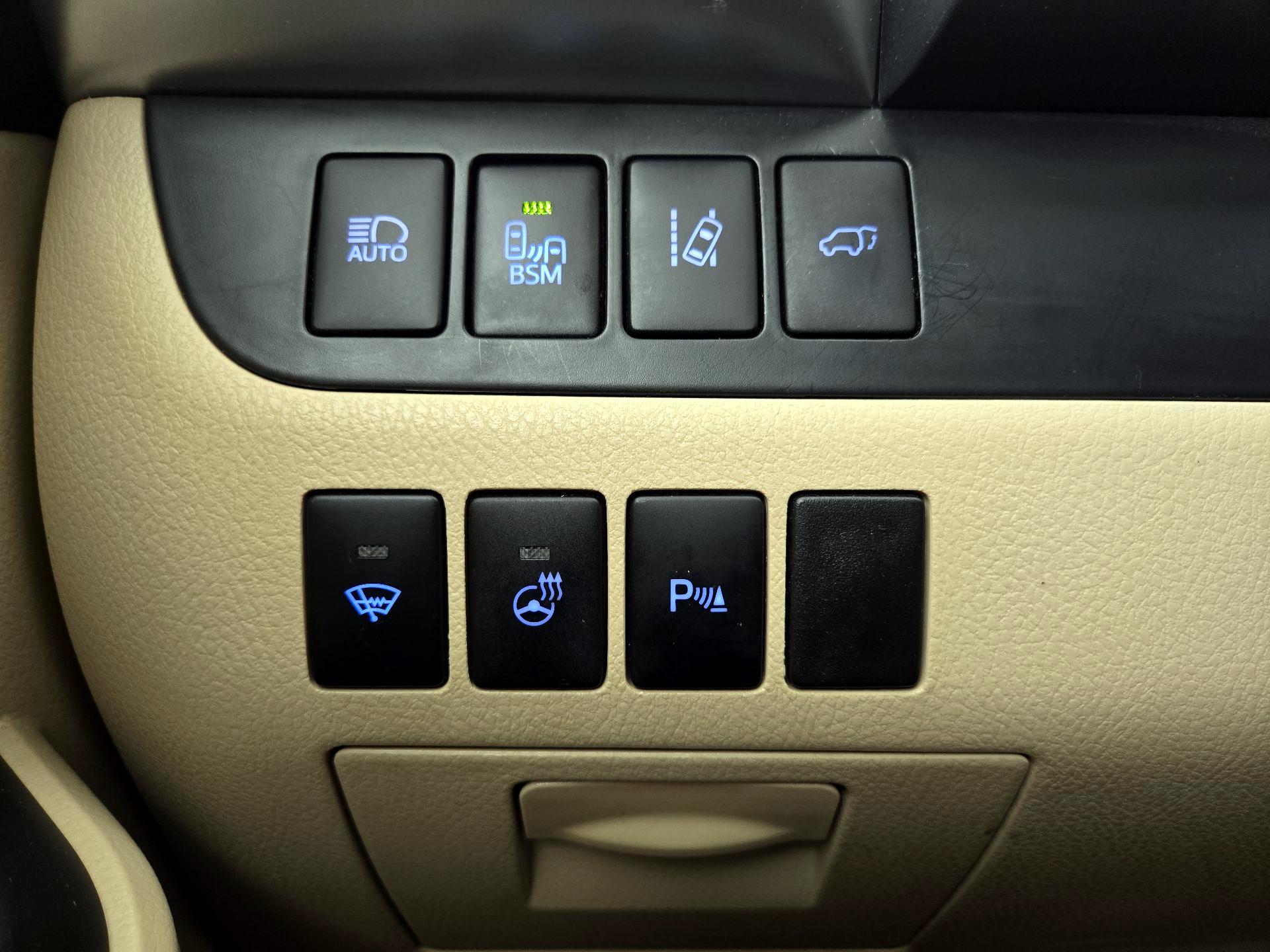 Thumbnail: 2014 Toyota Highlander - 13