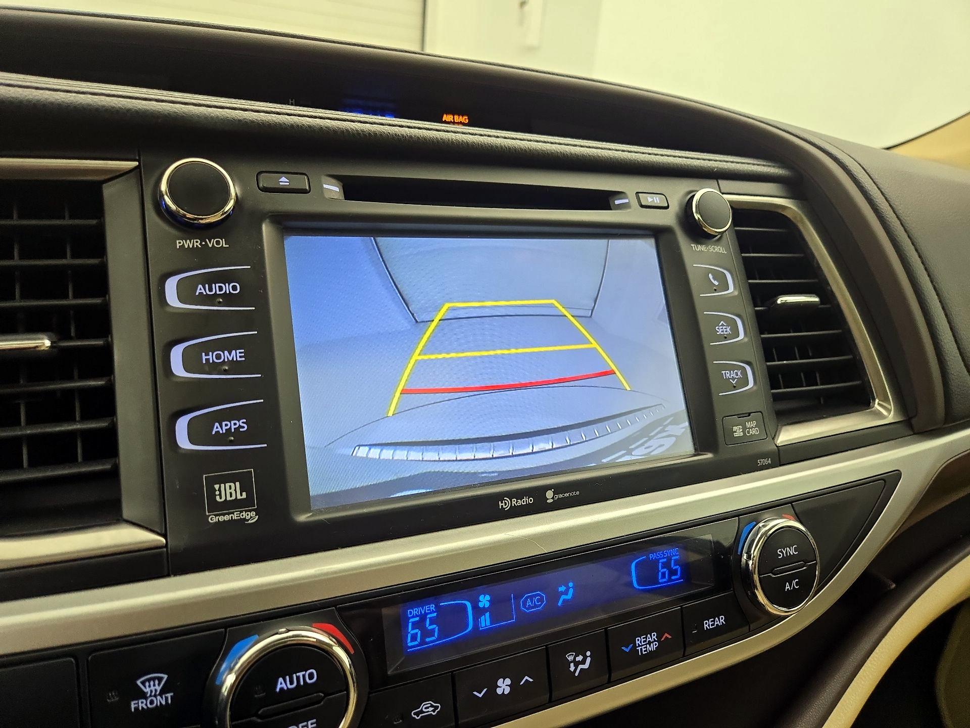 Thumbnail: 2014 Toyota Highlander - 15