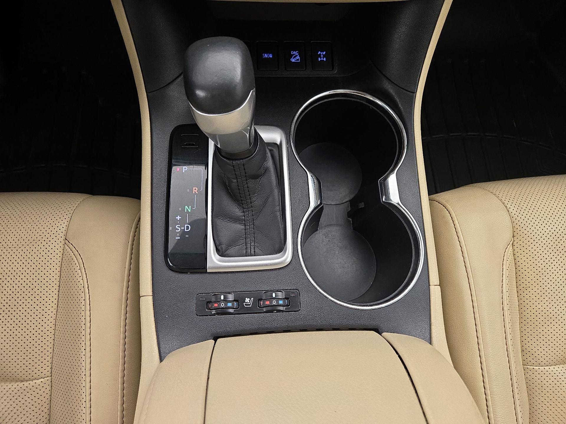 Thumbnail: 2014 Toyota Highlander - 18