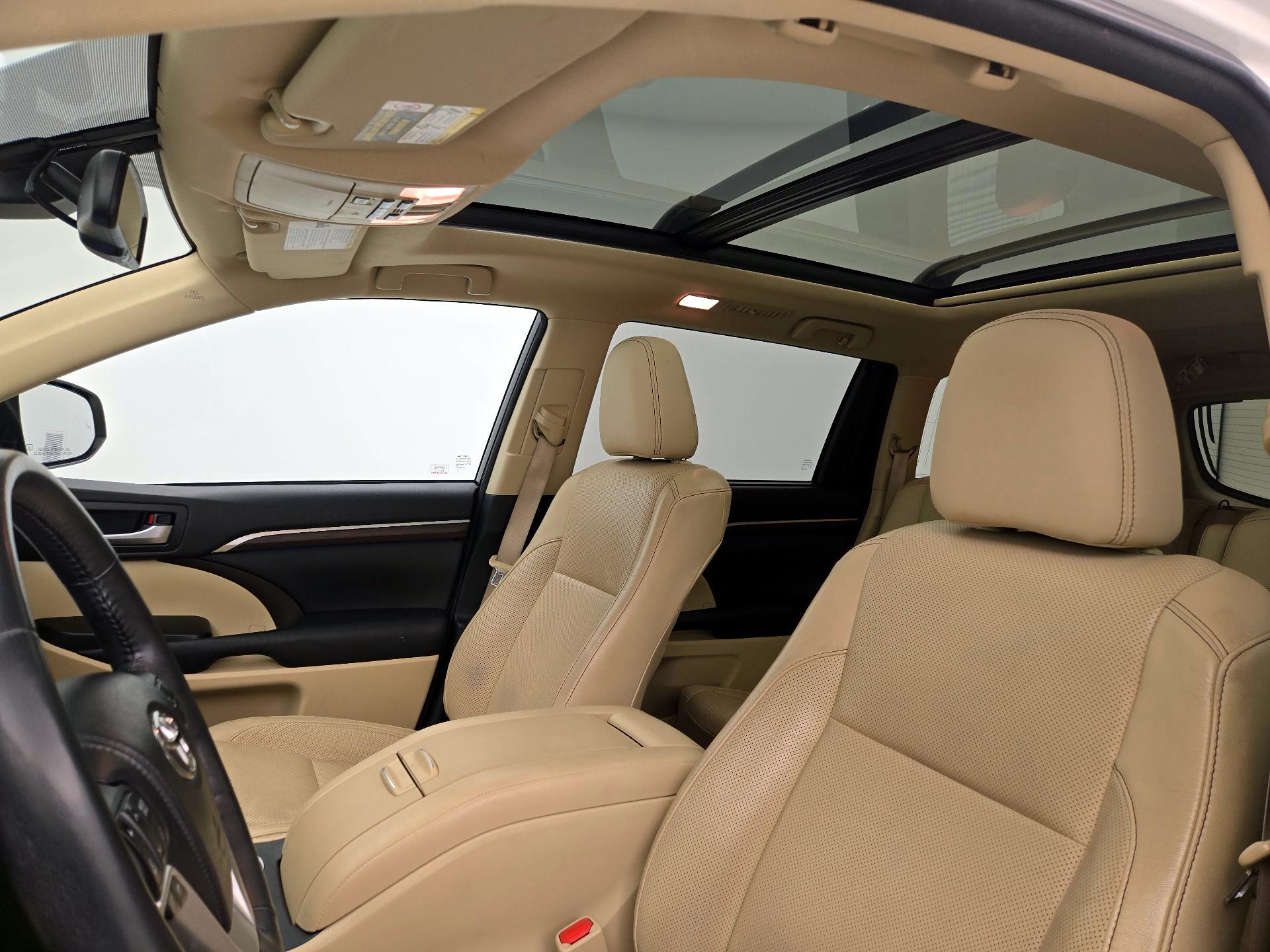 Thumbnail: 2014 Toyota Highlander - 20